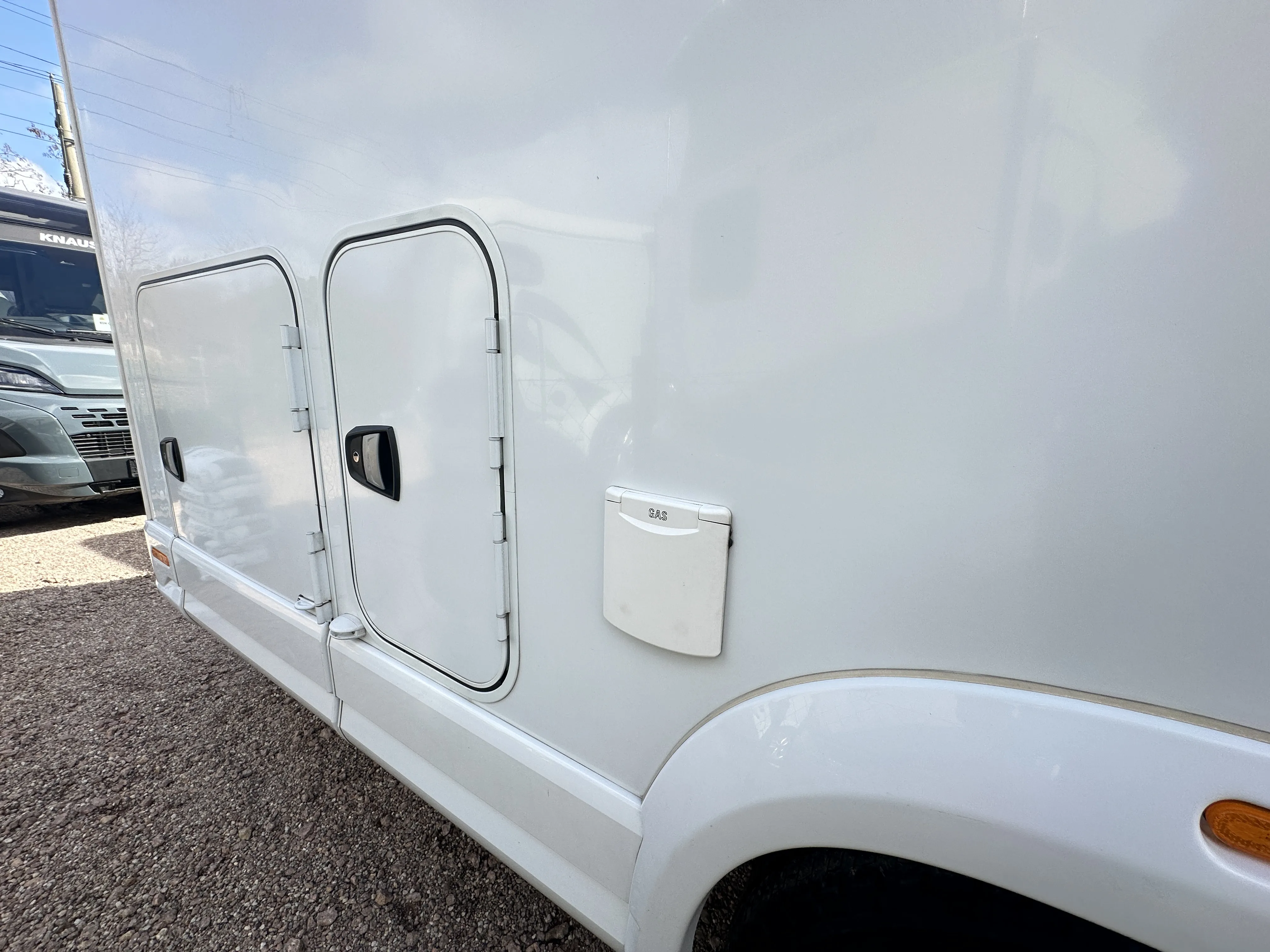 Knaus Live Wave 650 MF gebr. 5067 (23).JPG