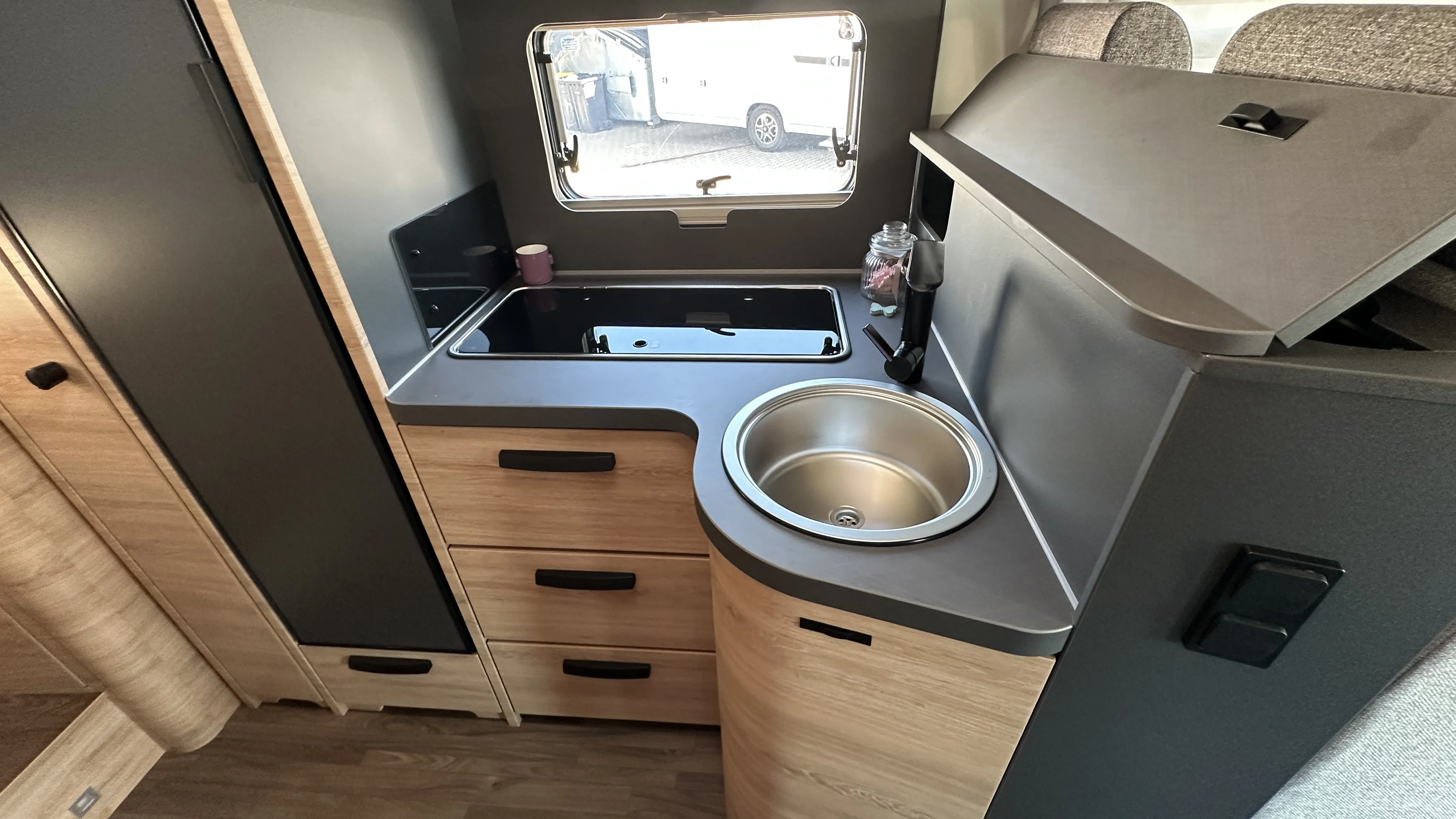 Knaus live I 700 MEG 5236 (10).JPG