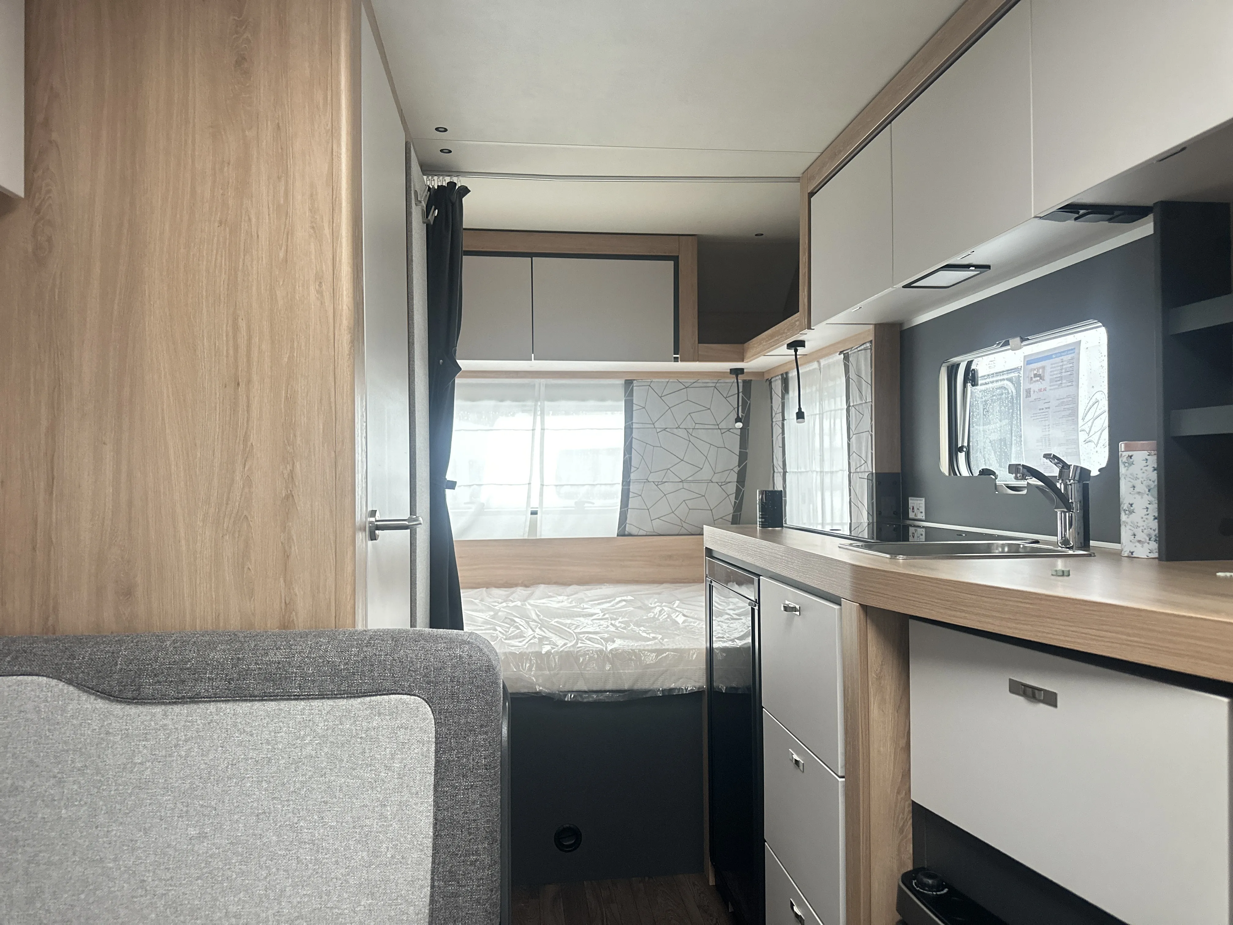 Knaus sport 420 QD 4970 (2).JPG