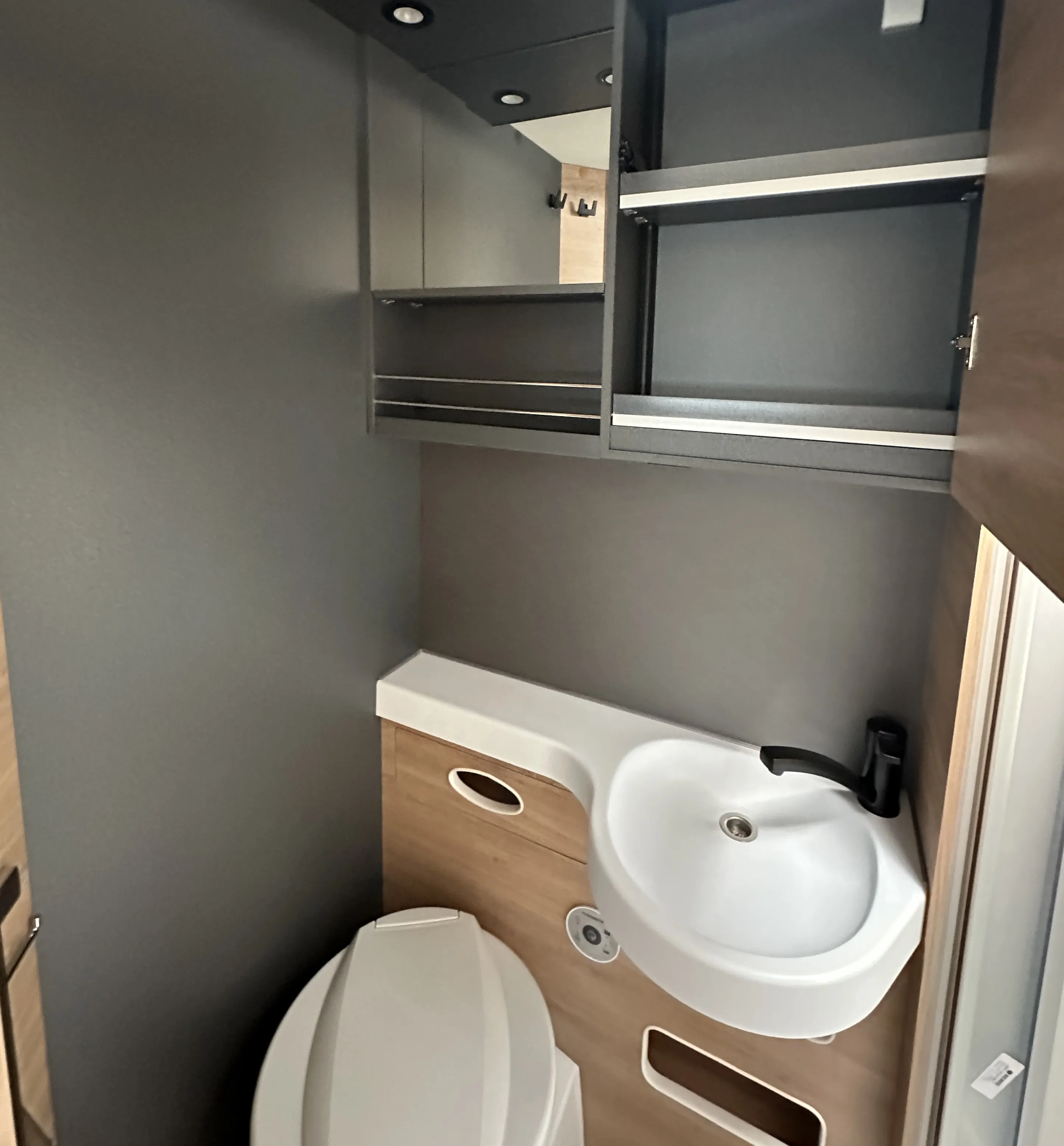 Knaus Live Ti 700 Sondermodell 25 Years  (15).JPG