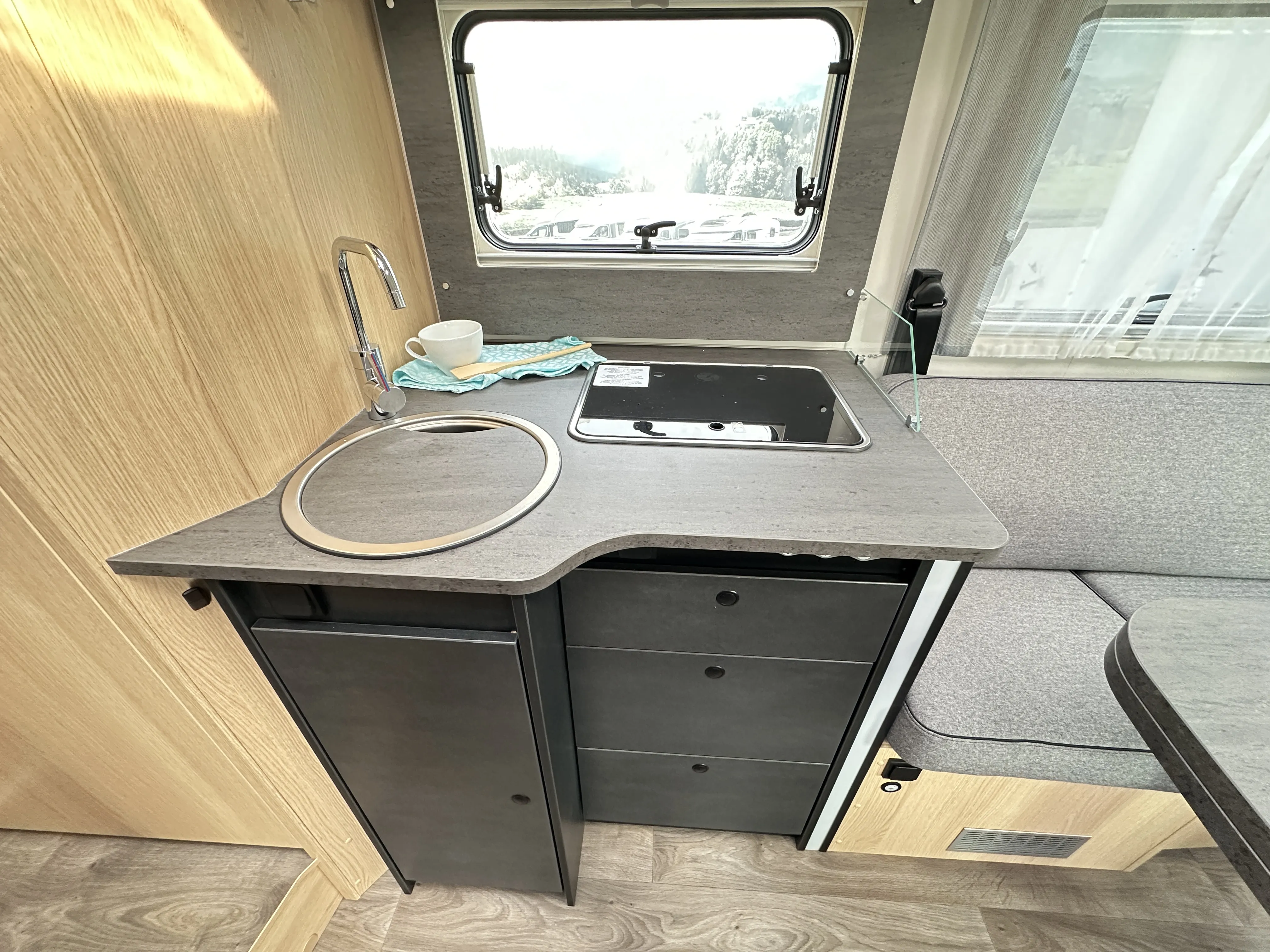 Sunlight T68 C 5031 (15).JPG