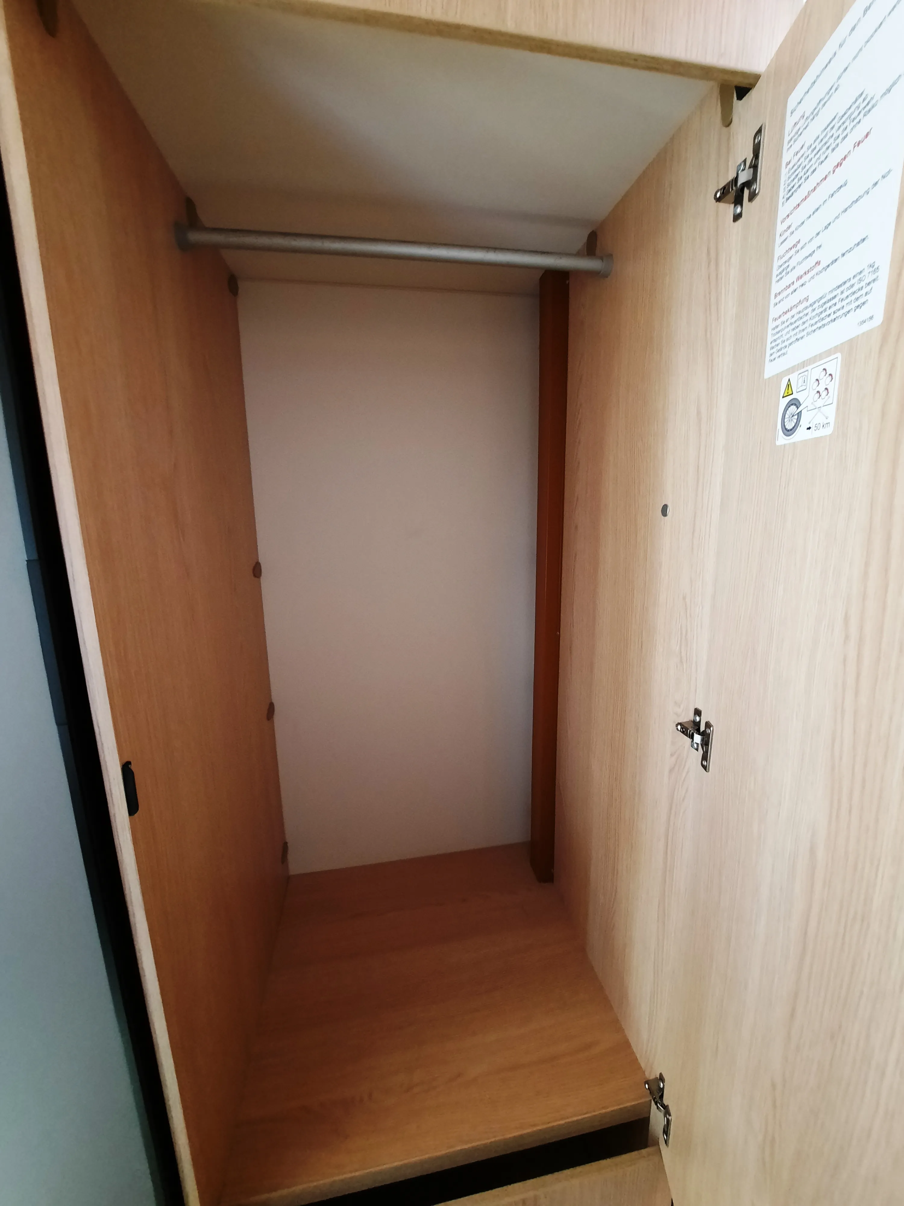 Schrank.41365295.jpg