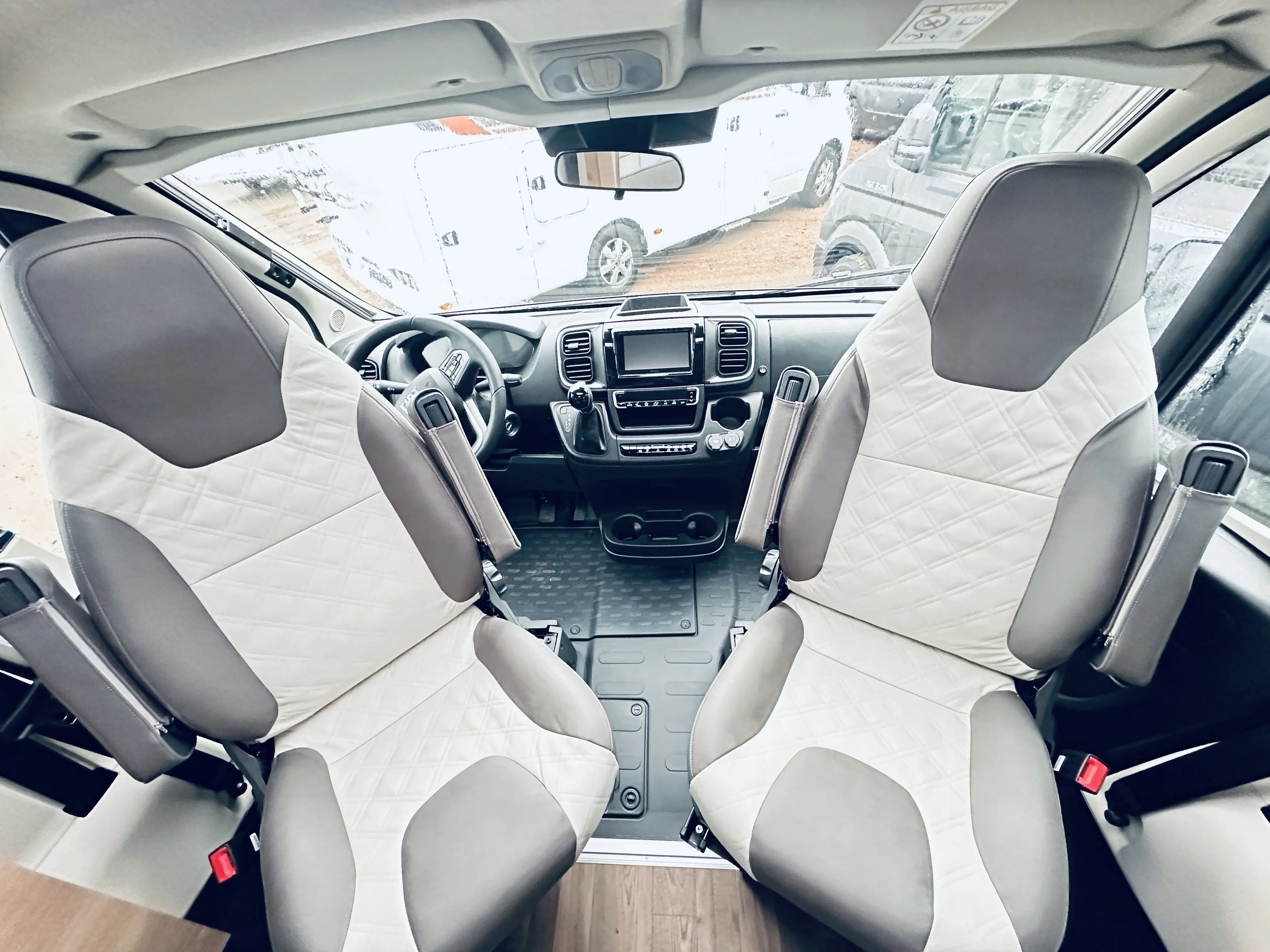 Knaus Life Ti 650 MF 4956 (16).JPG