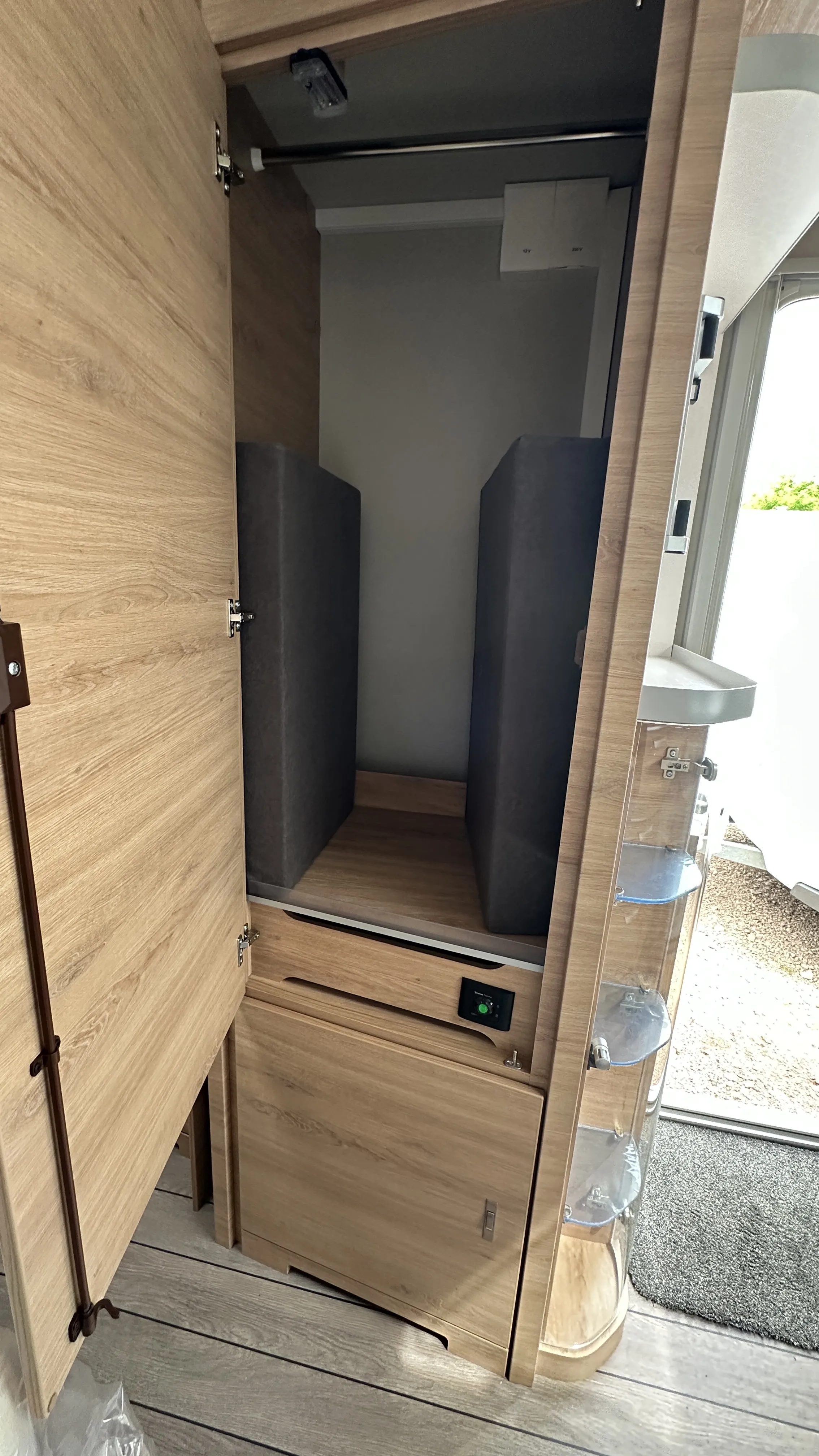 Knaus SW 450 FU 5141 (16).JPG