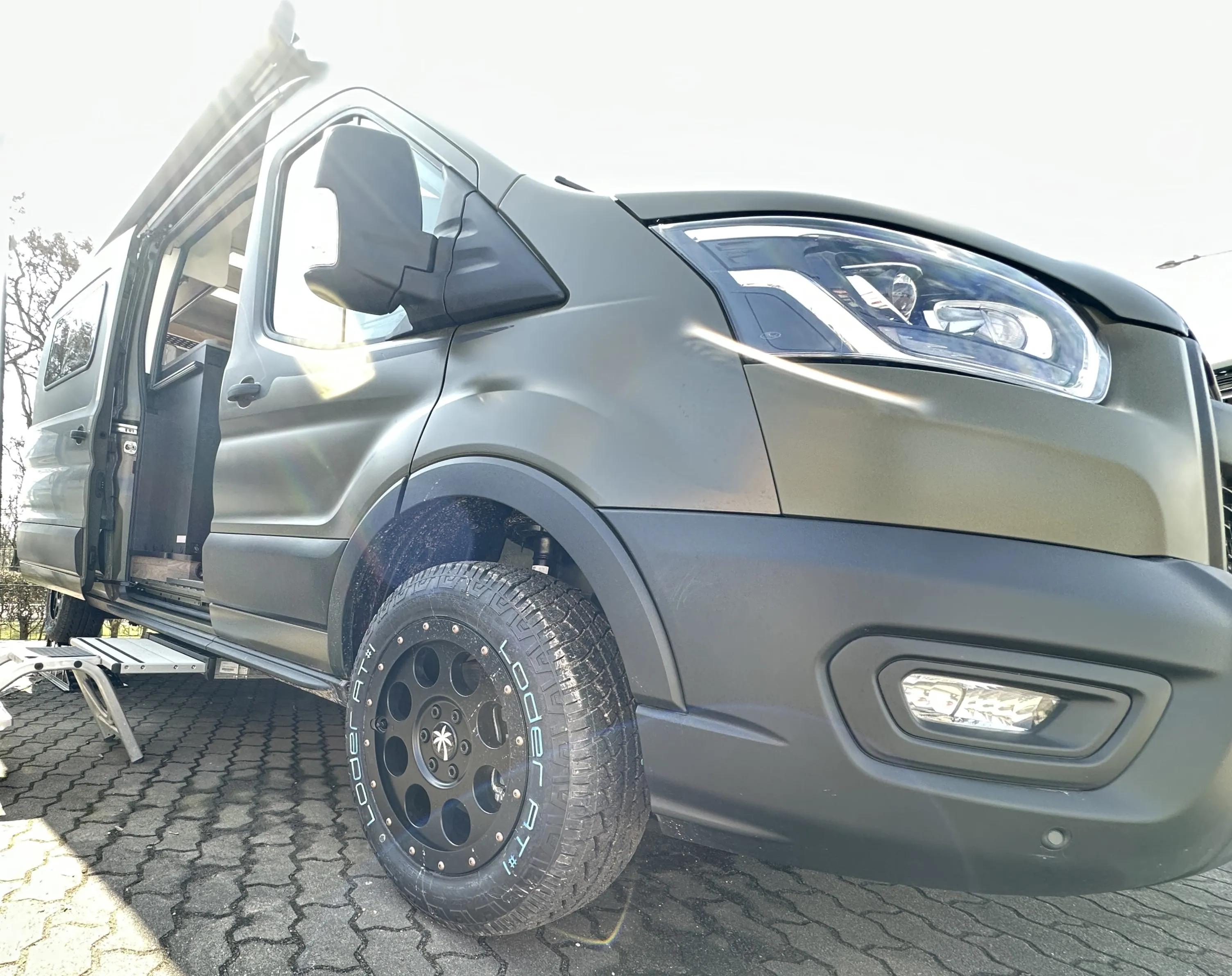 Sunlight A Cliff 590   4x4  5065  (5).JPG