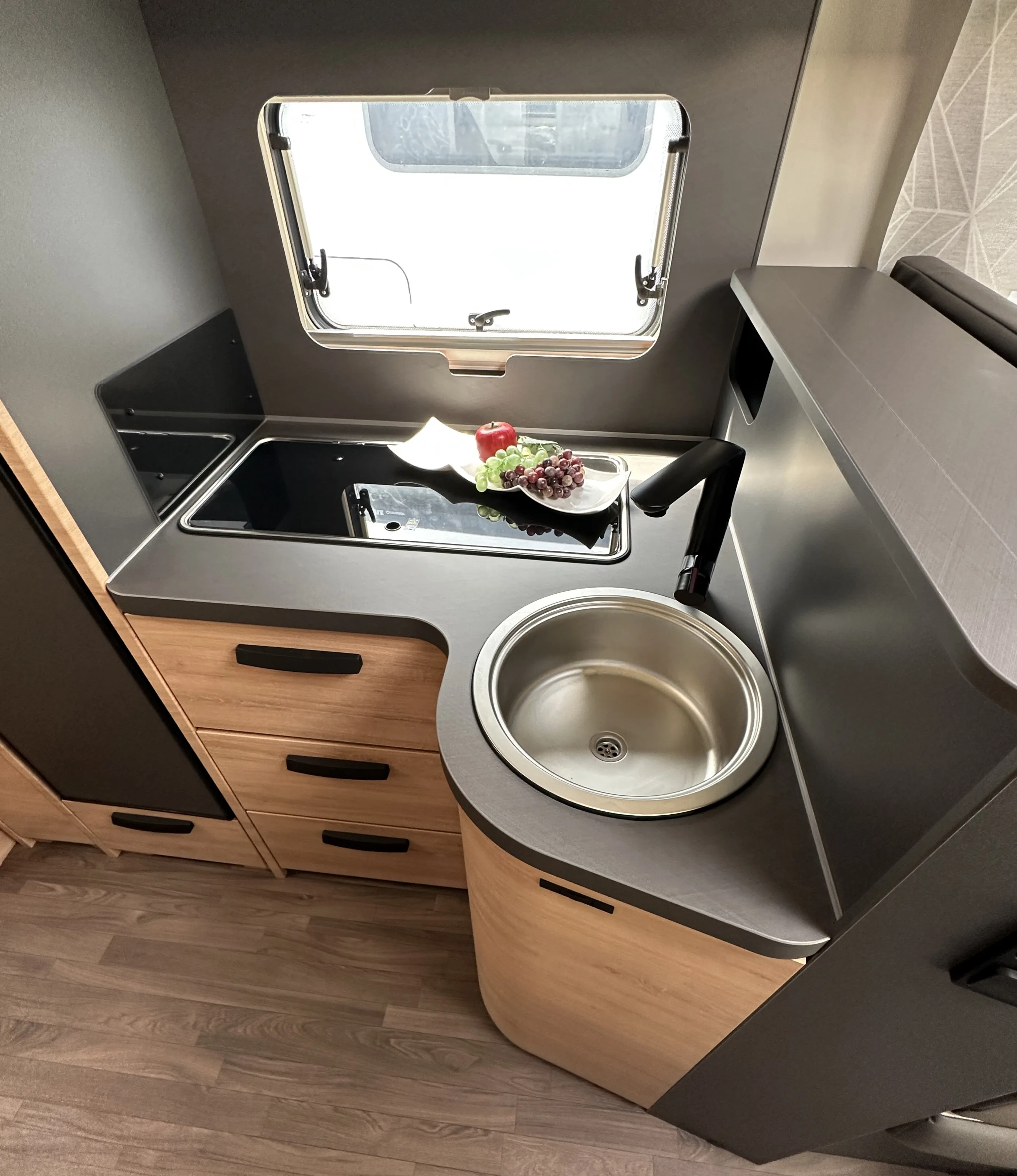 Knaus Live Ti 700 Sondermodell 25 Years  (7).JPG