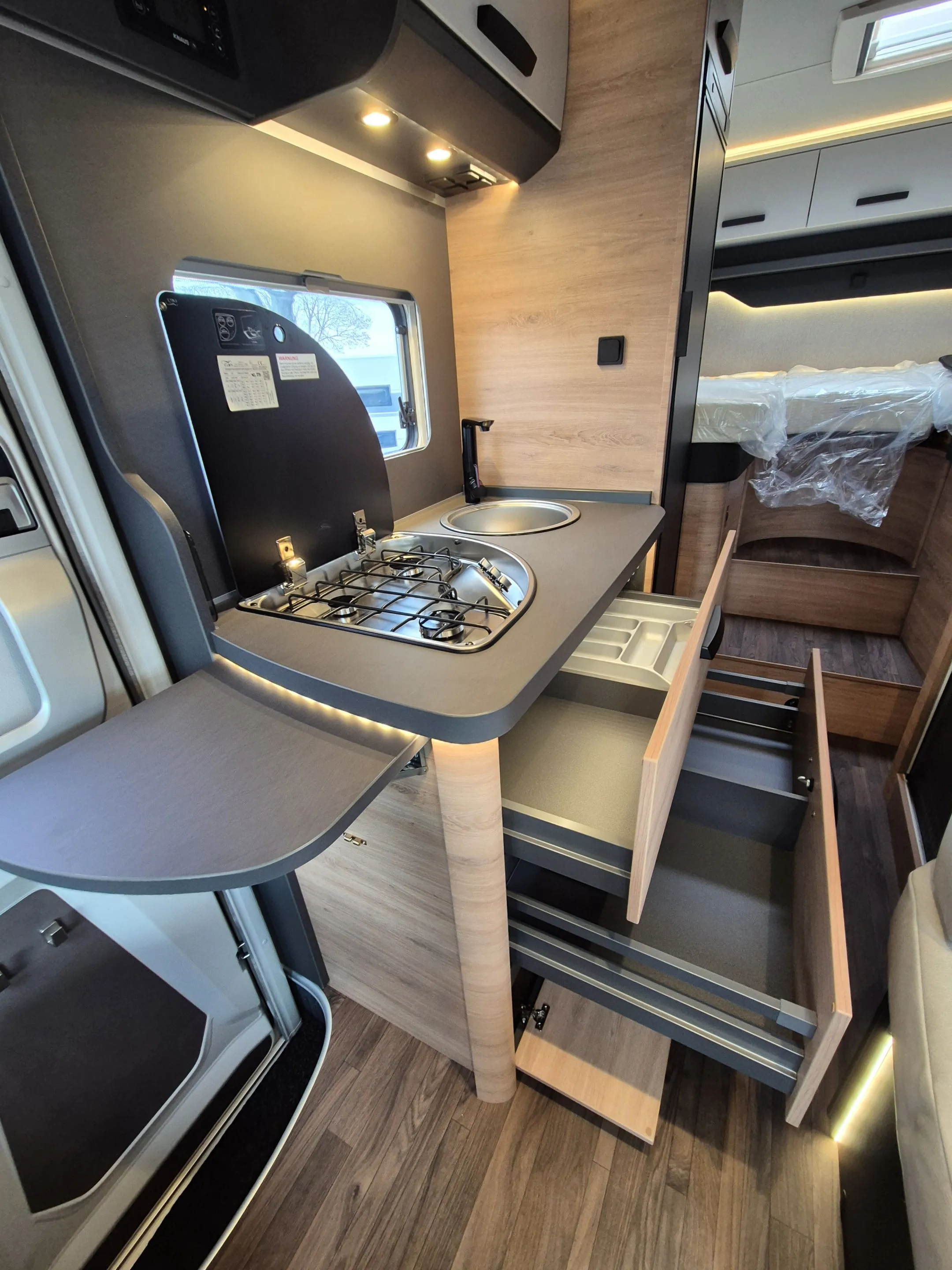 226504_20_c3be8806.jpg