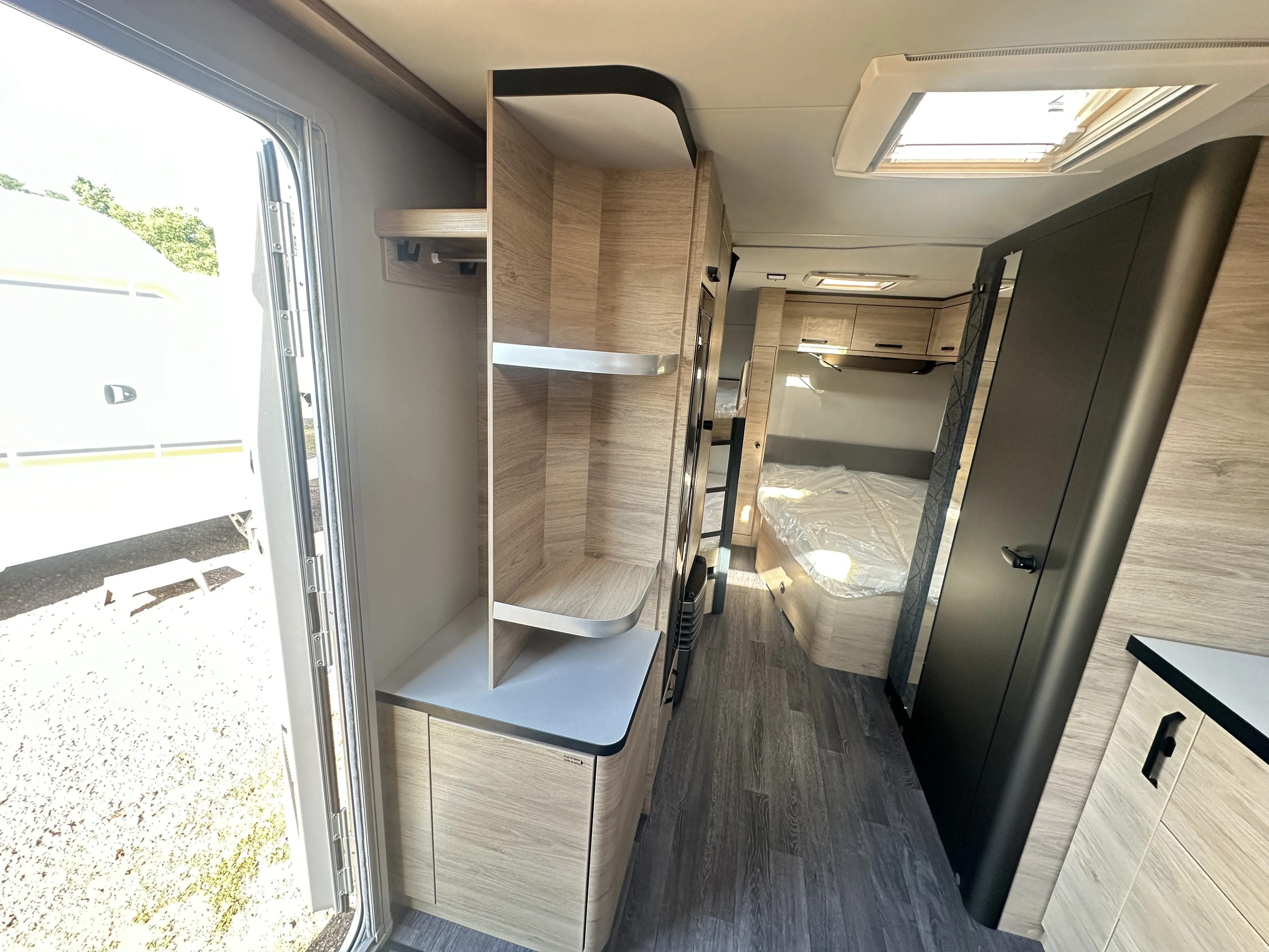 WB CaraOne 550 UK 5228 (12).JPG