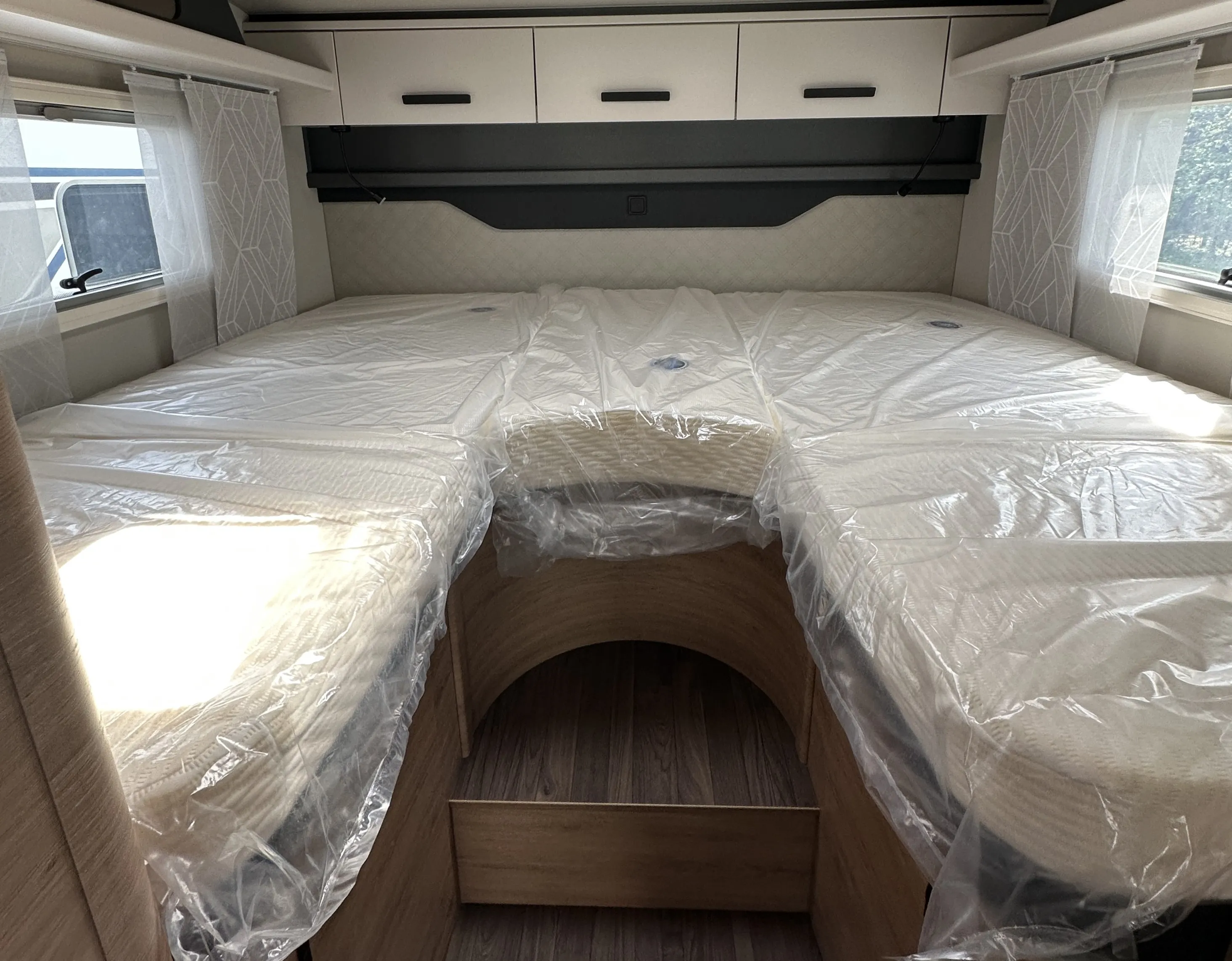 Knaus Live Ti 700 Sondermodell 25 Years  (3).JPG