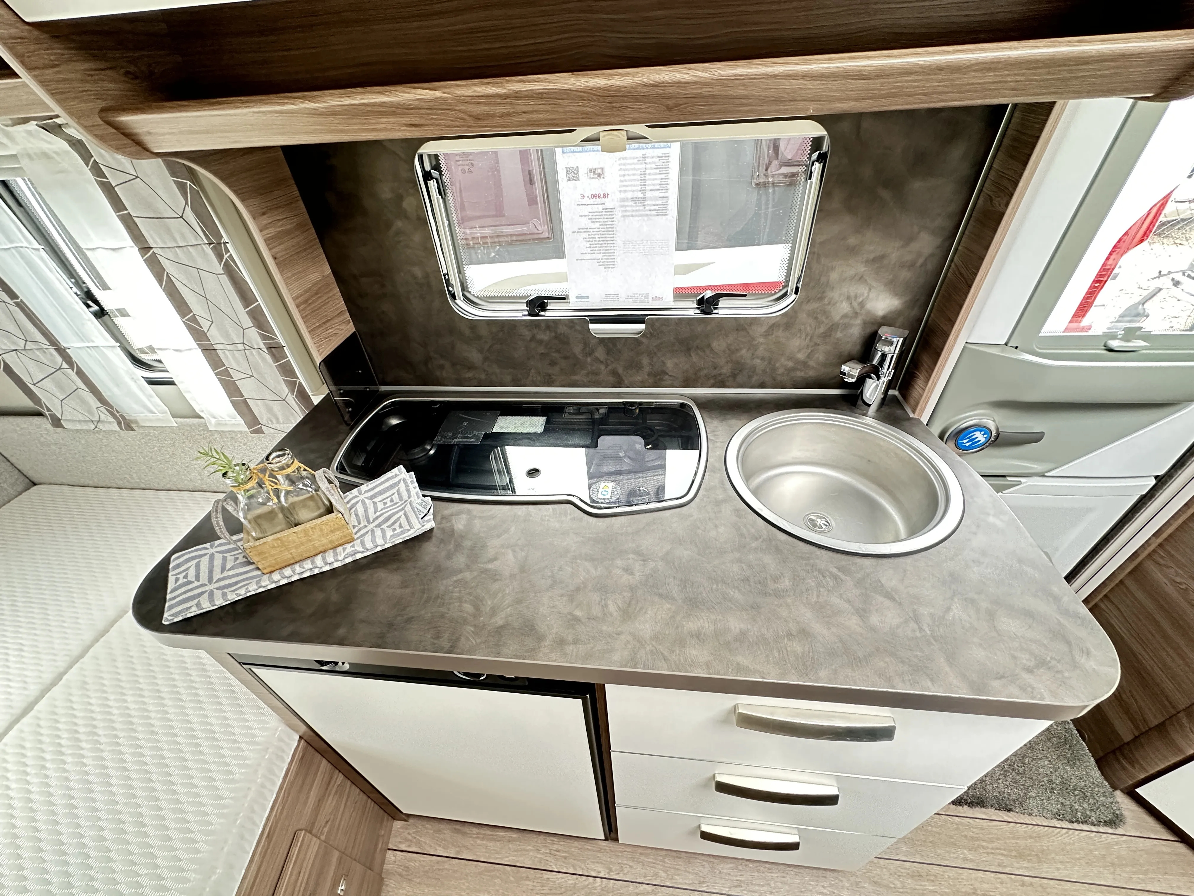 Knaus sport 400 QD 5082 (10).JPG