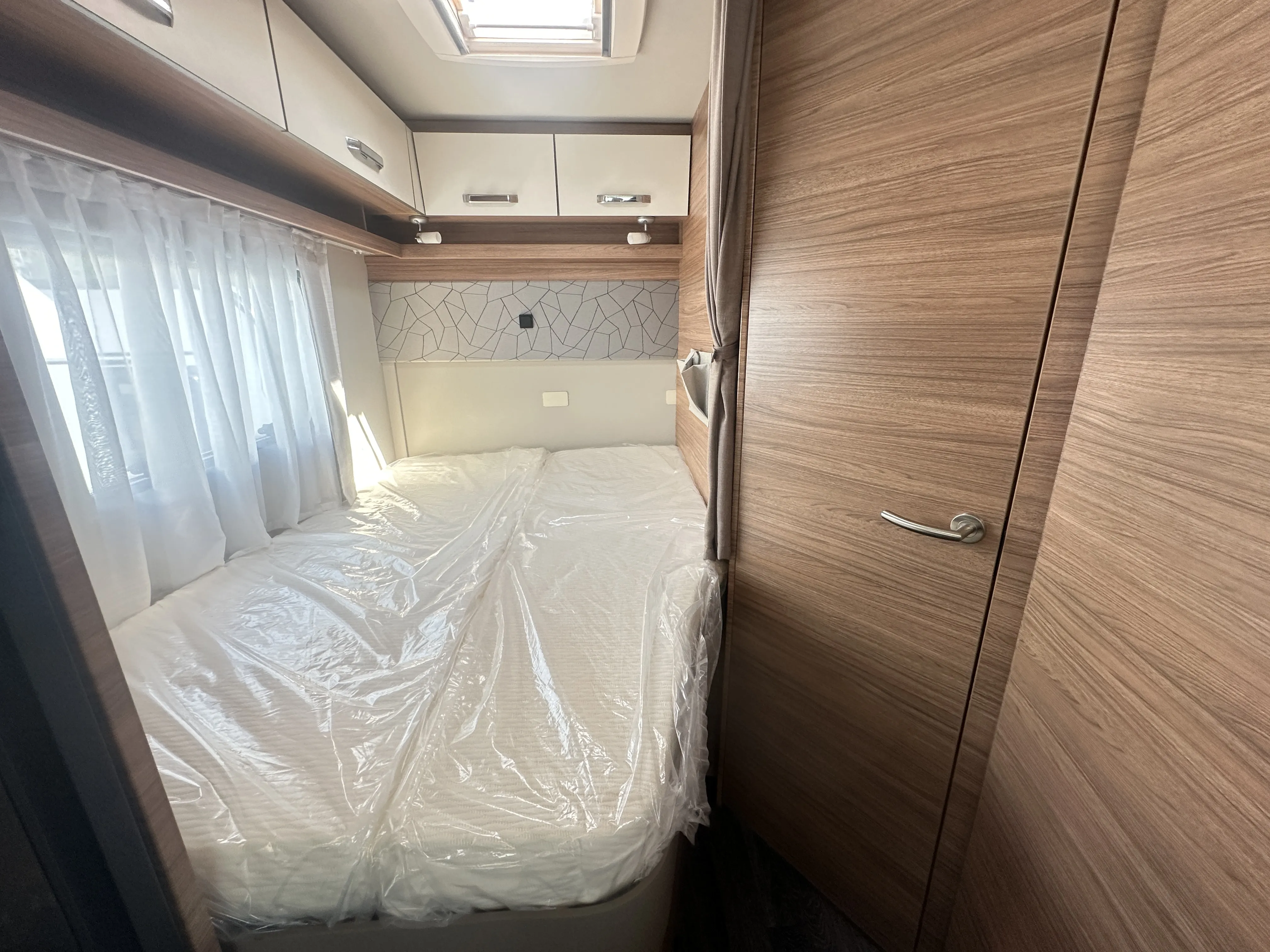 WB CaraSuite 650 MF 5250 (7).JPG