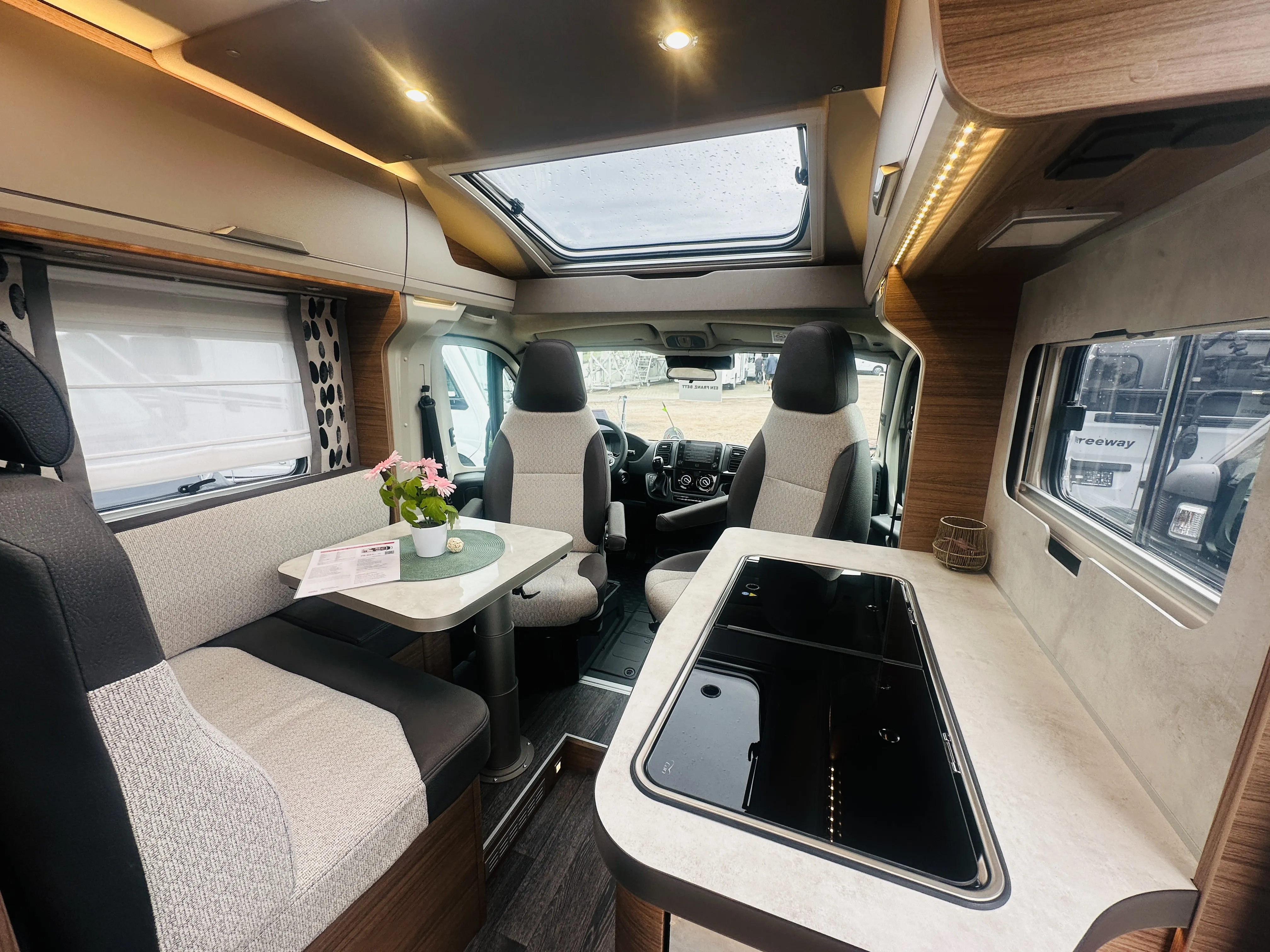 Knaus Vansation 550 MF - 5249 (16).JPG