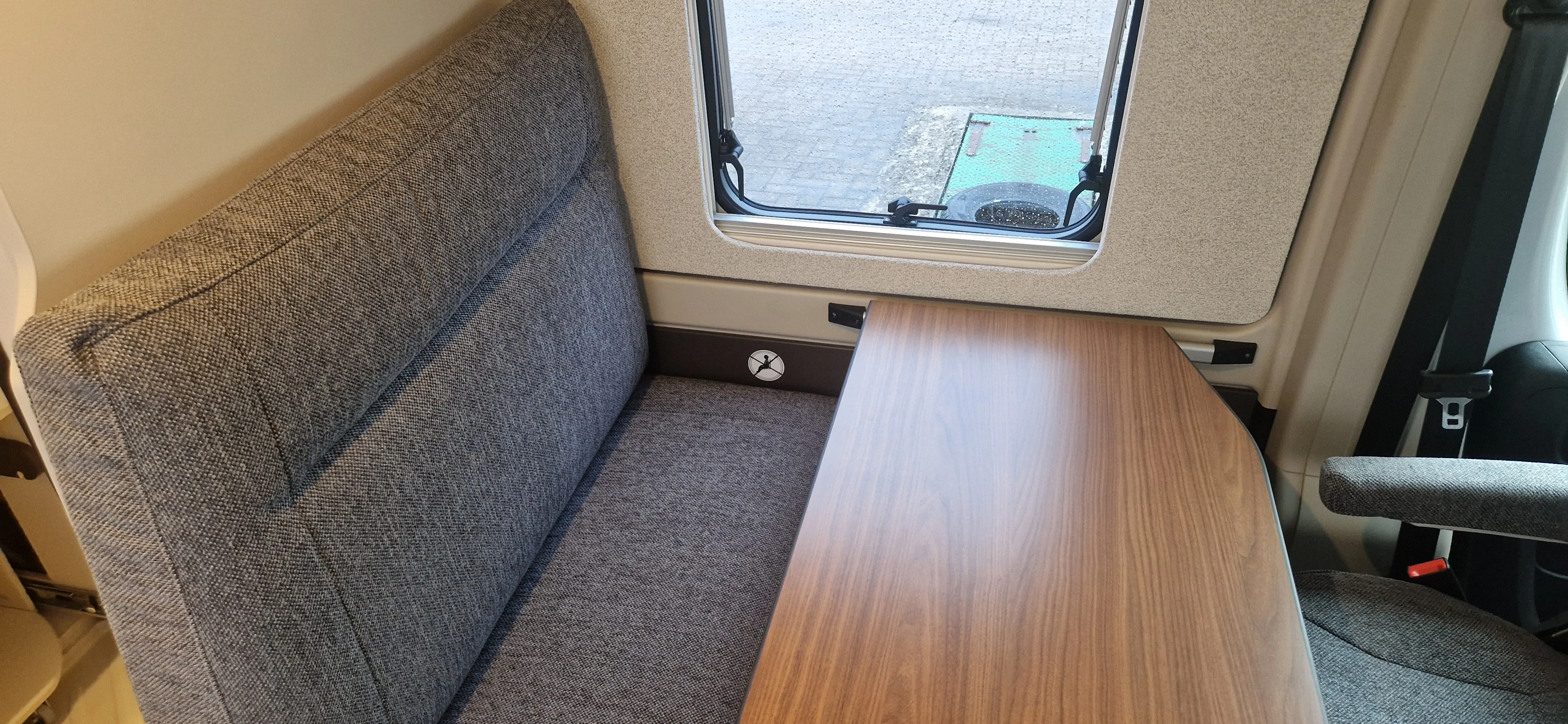 44054391.jpg