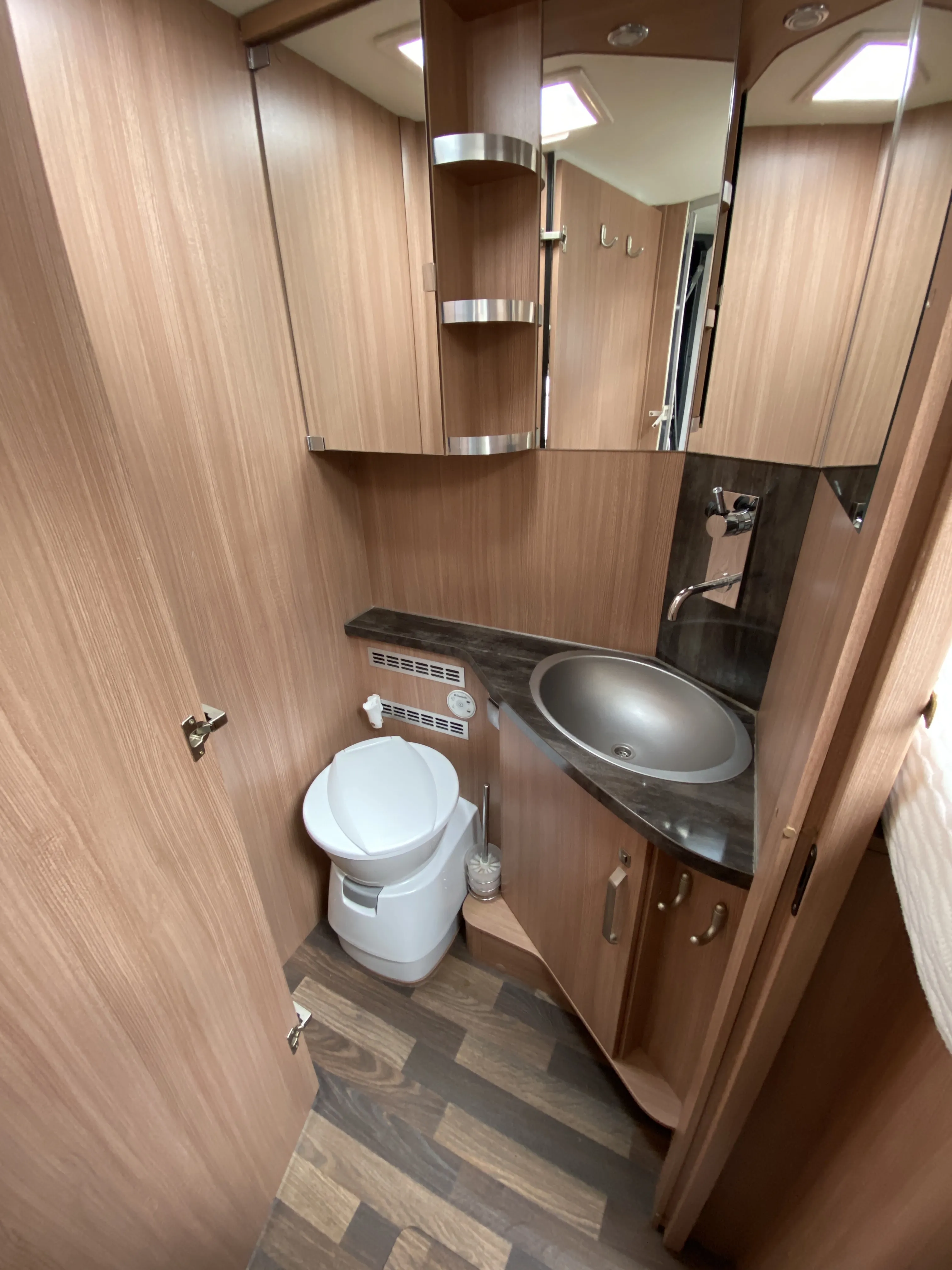 image_picker_3D4A5351-5F06-448B-974E-1869CA26990C-679-0000005B1A843E91.jpg