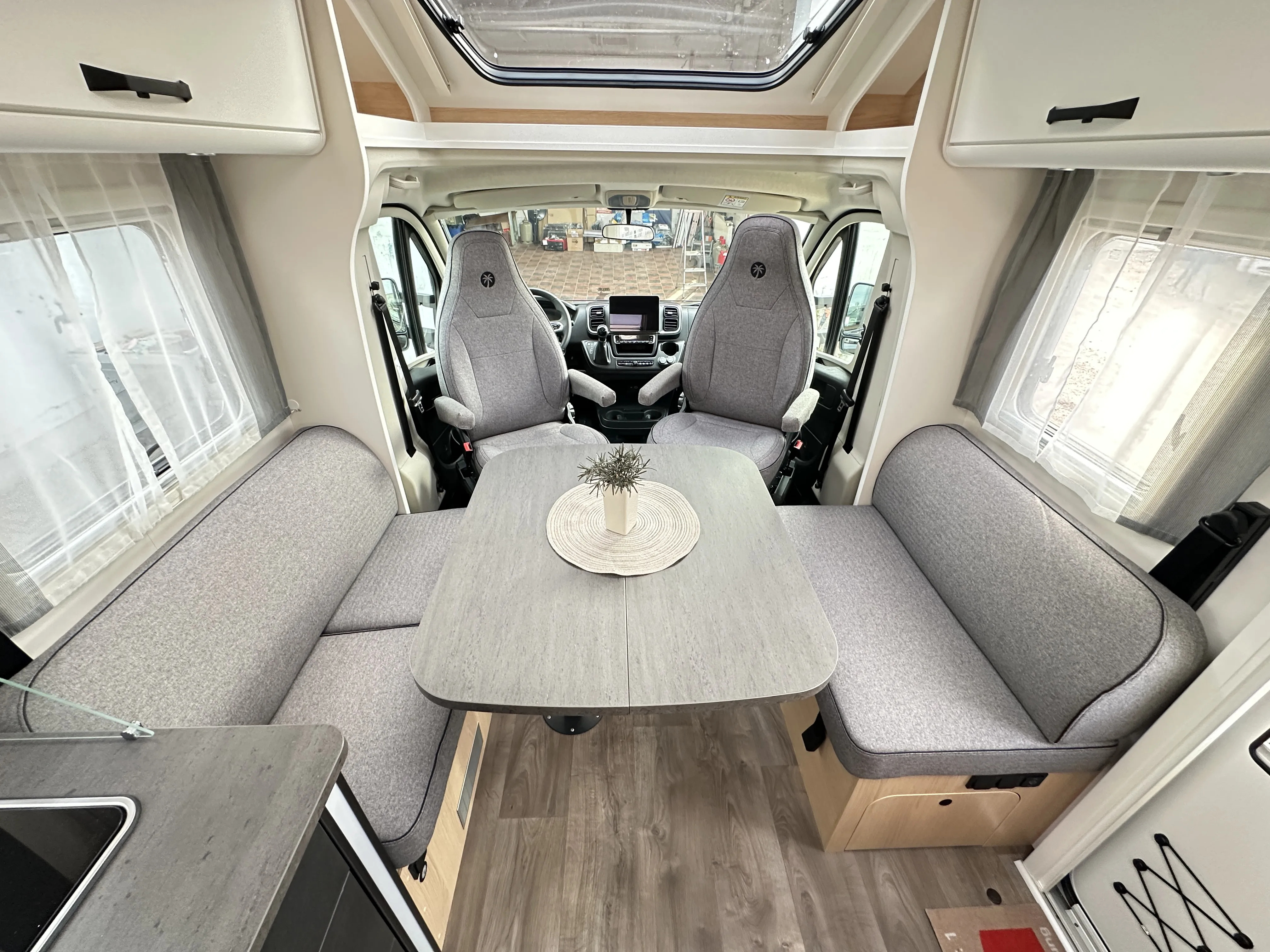 Sunlight T68 C 5031 (9).JPG