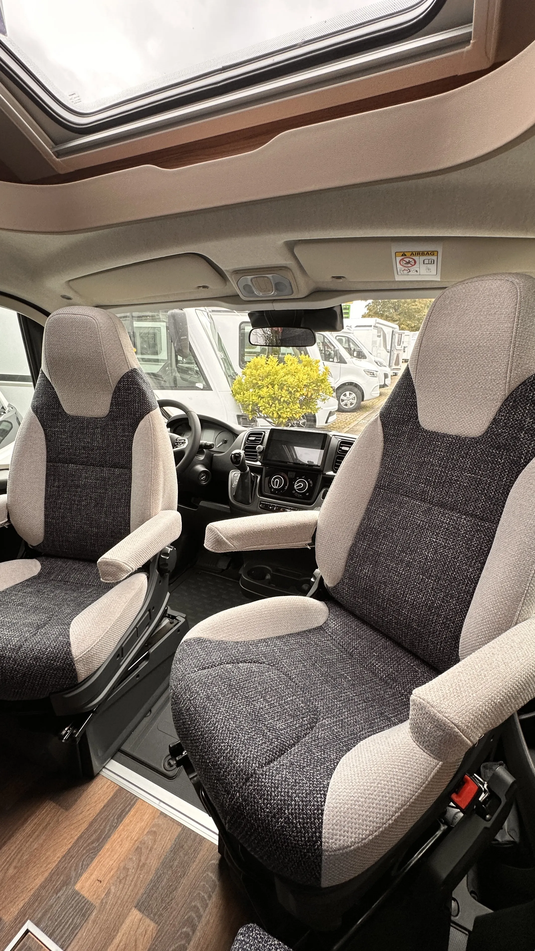 WB CaraSuite 650 MF 4946 (15).JPG