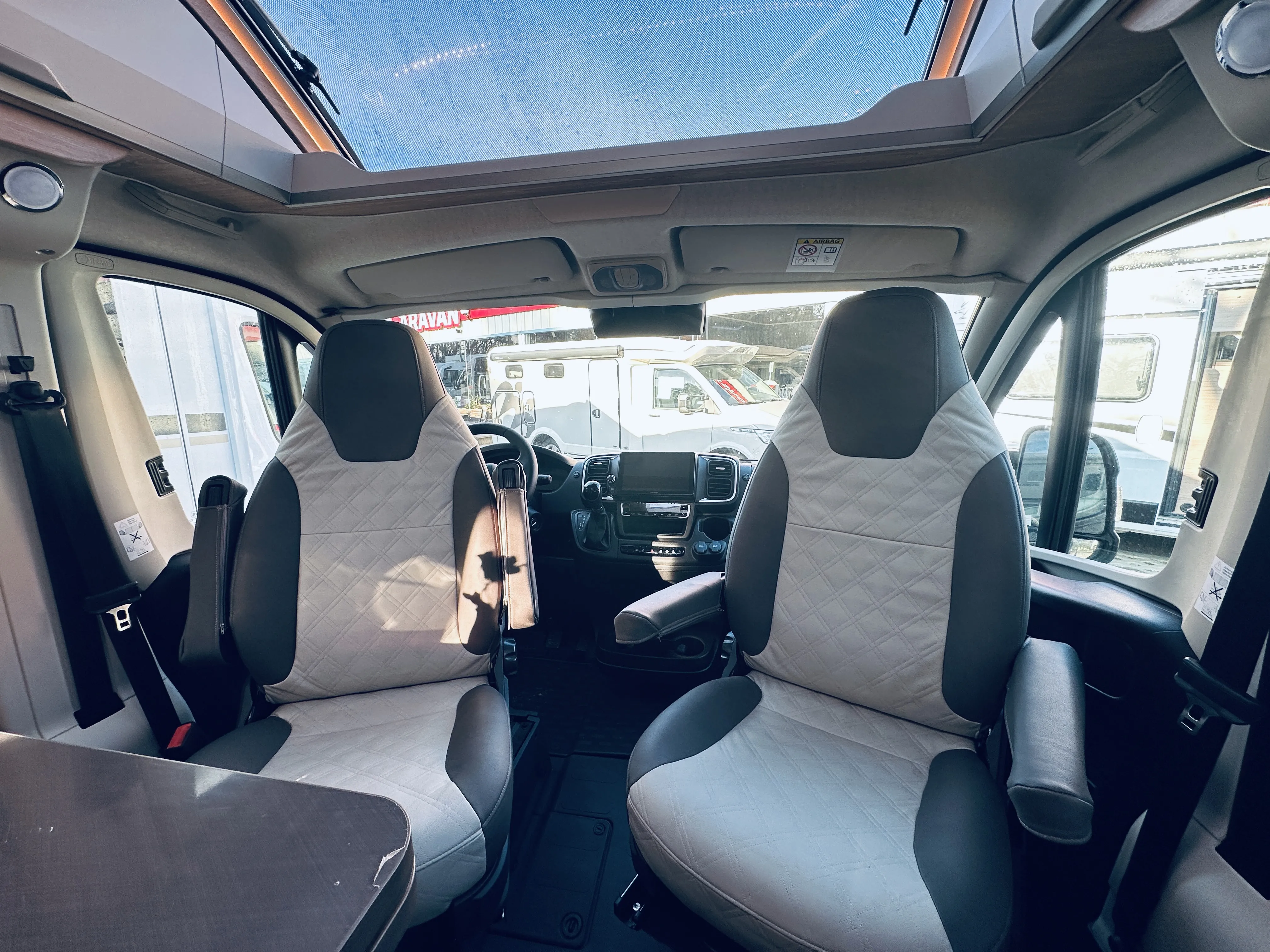 Knaus BoxLife 600   4994 (10).JPG
