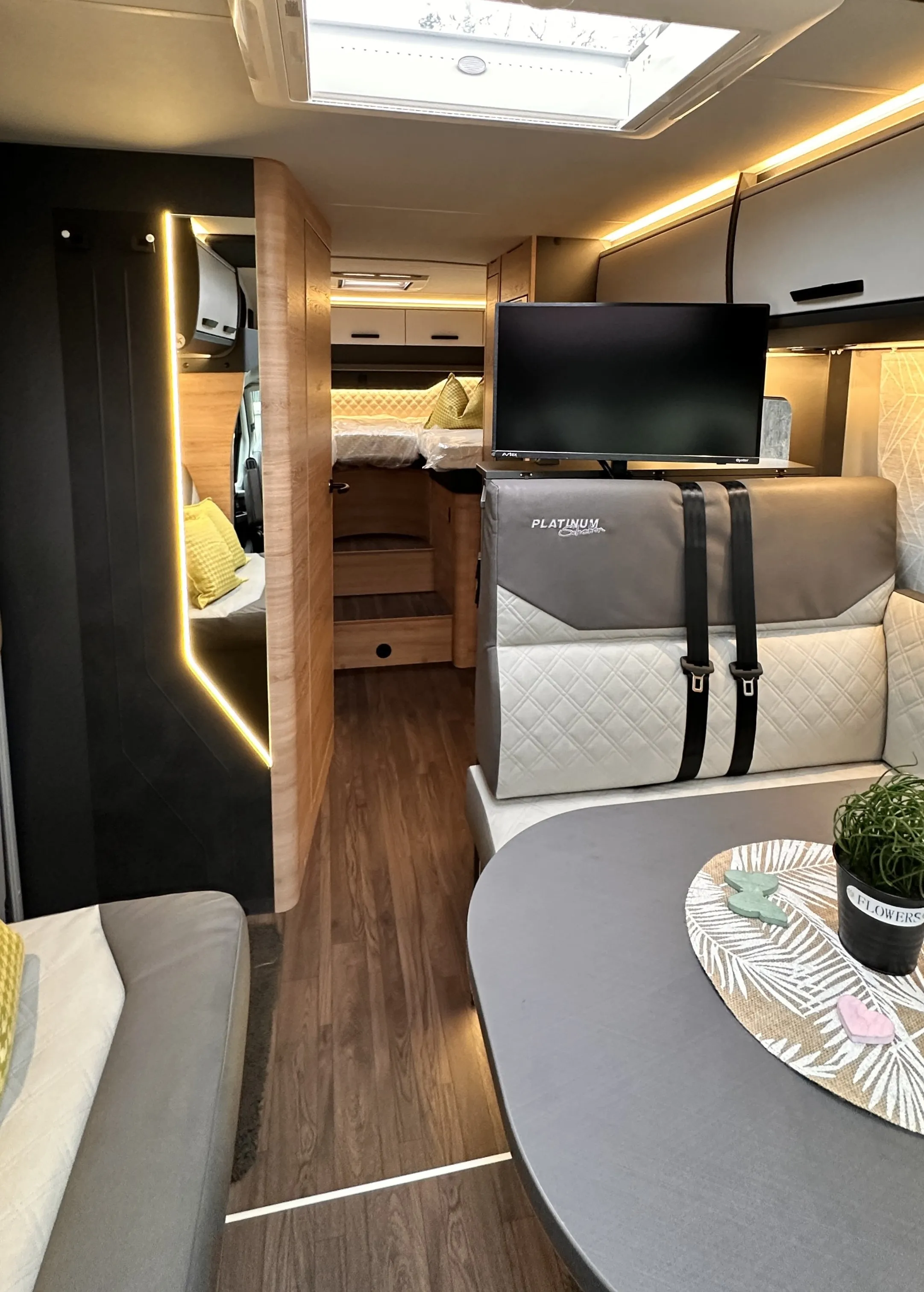 Knaus Live Ti 700 MEG 4762 (4).41668836.JPG