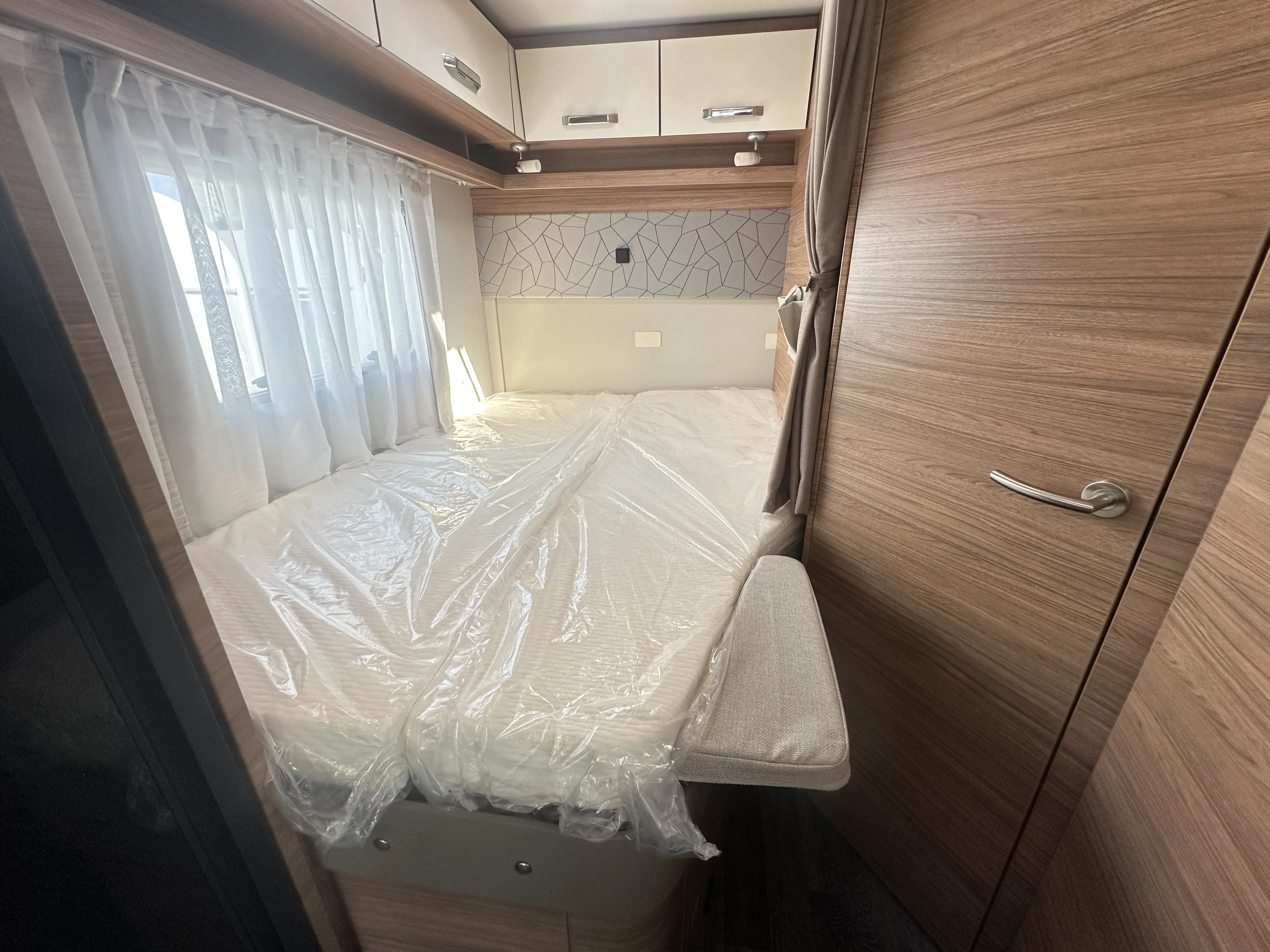WB CaraSuite 650 MF 5250 (8).JPG