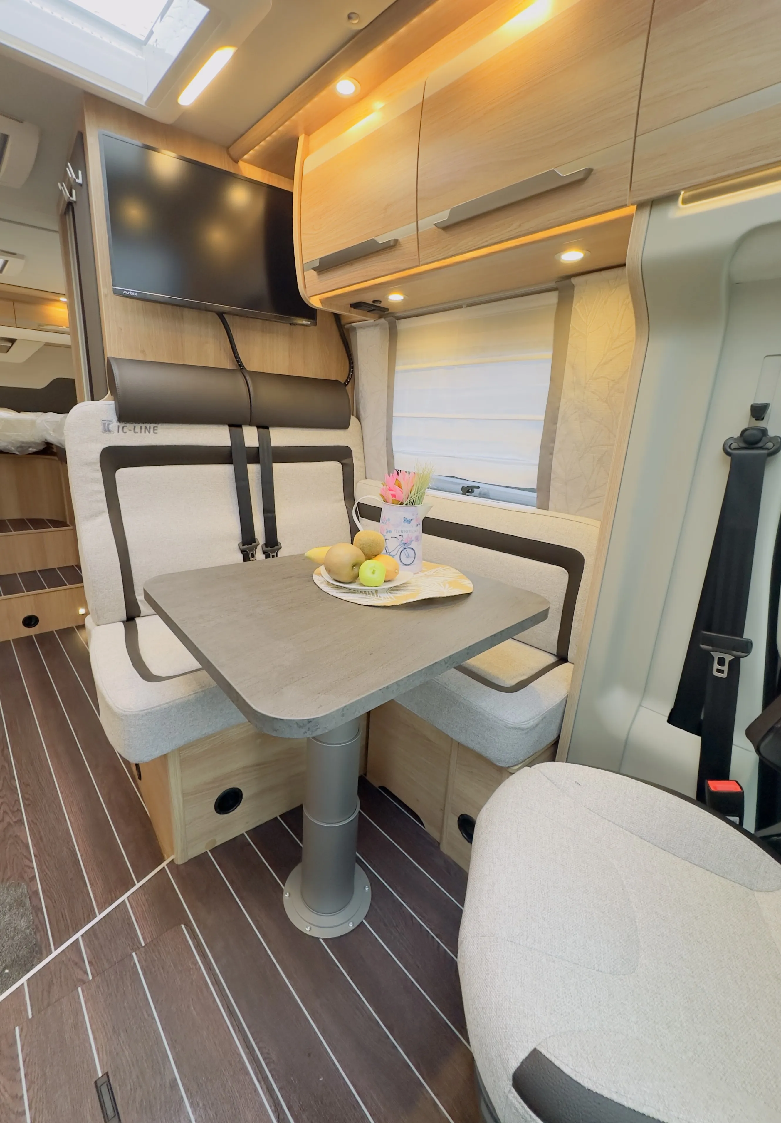 Knaus sky Ti 650 MEG 4981 (16).JPG