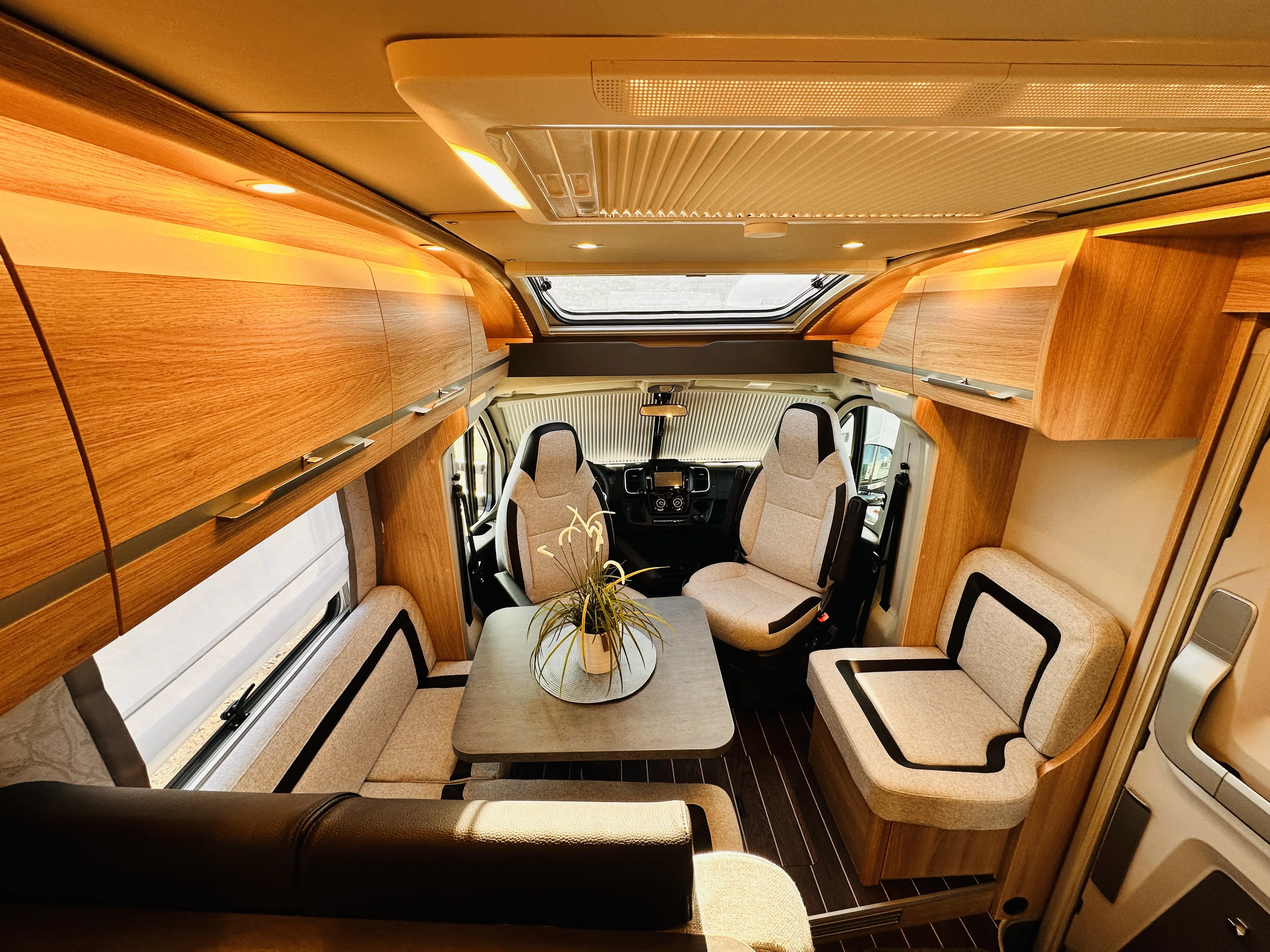 Knaus Sky Ti 700 MEG 4985  IC ( (6).43821265.JPG