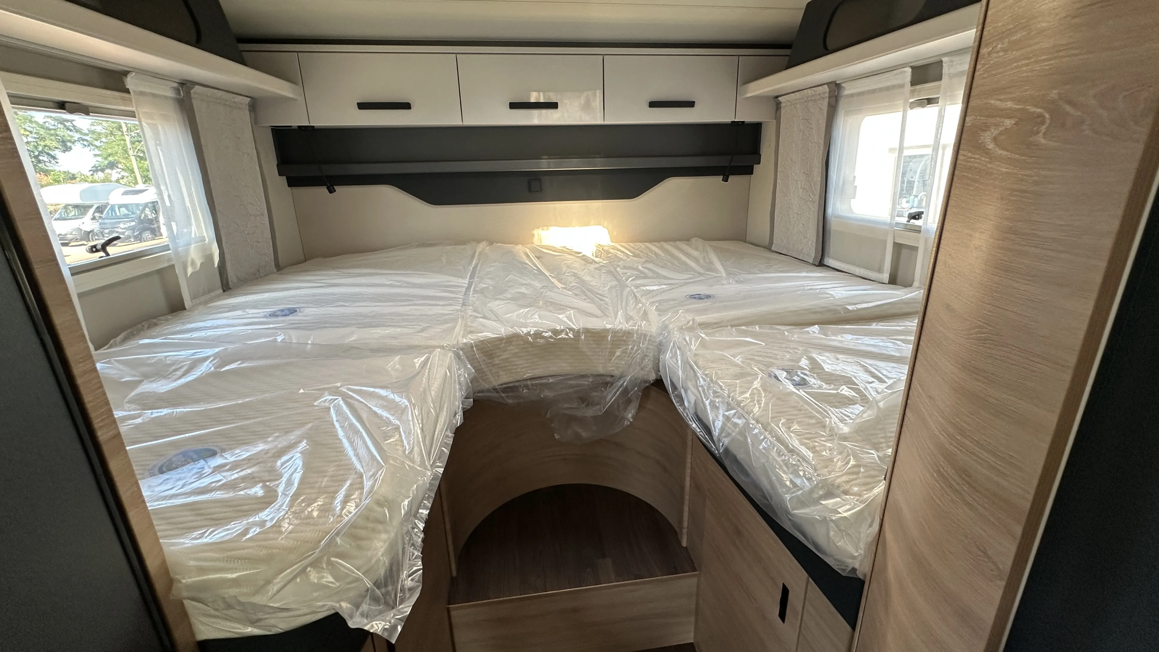 Knaus Live I 650 MEG 5220 (5).JPG