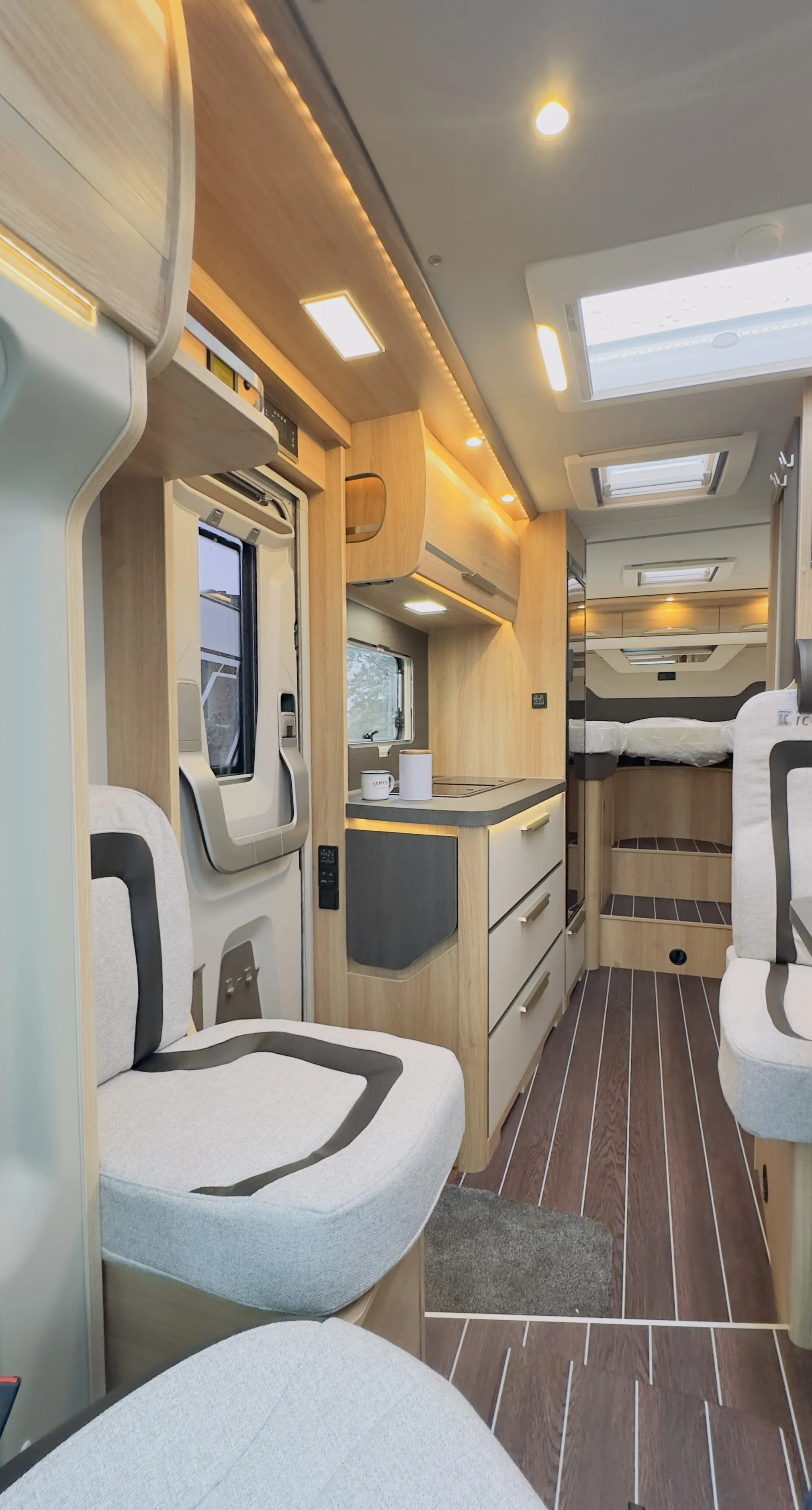 Knaus sky Ti 650 MEG 4981 (13).JPG