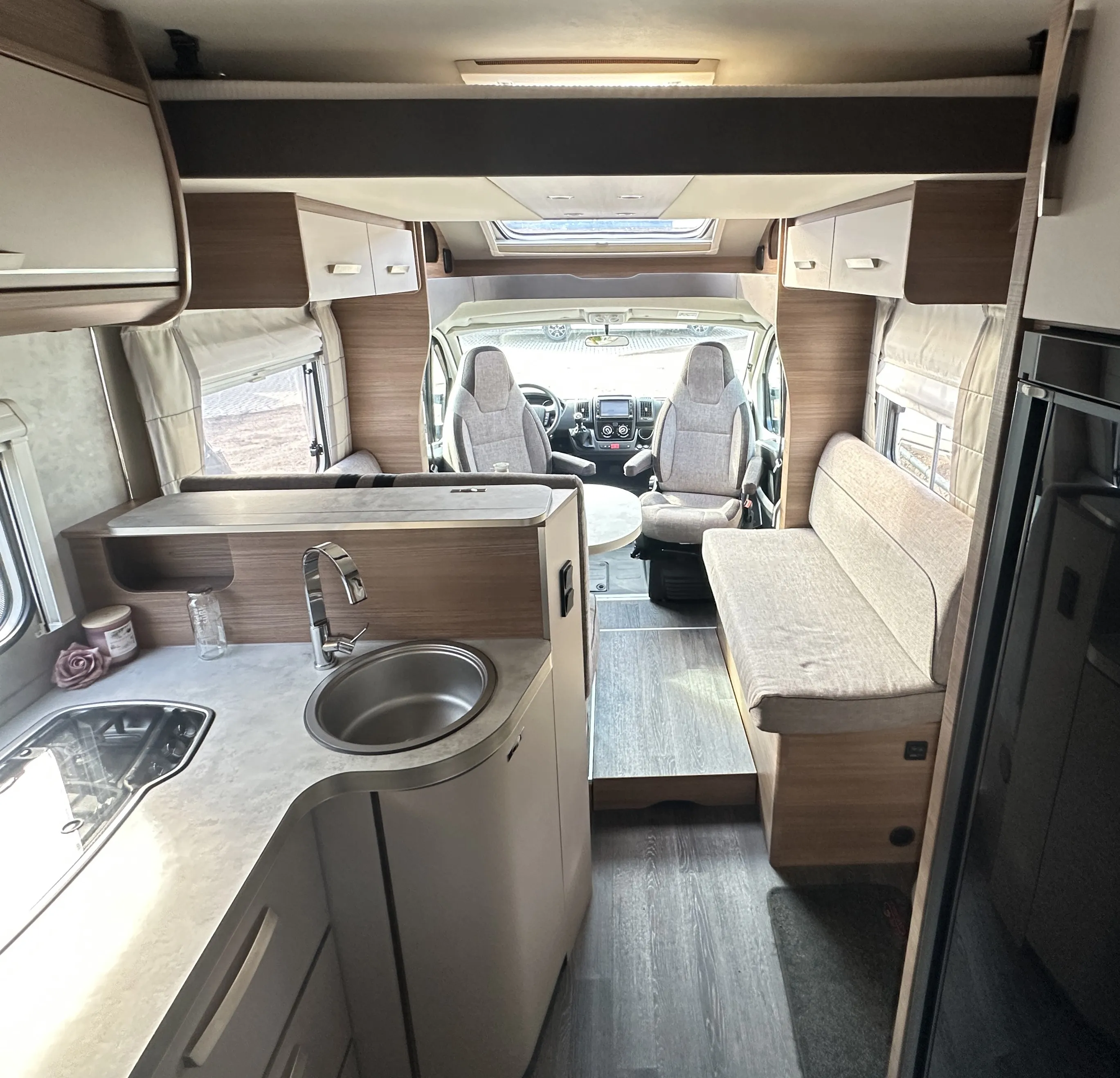 Knaus Live Wave 650 MF gebr. 5067 (8).JPG