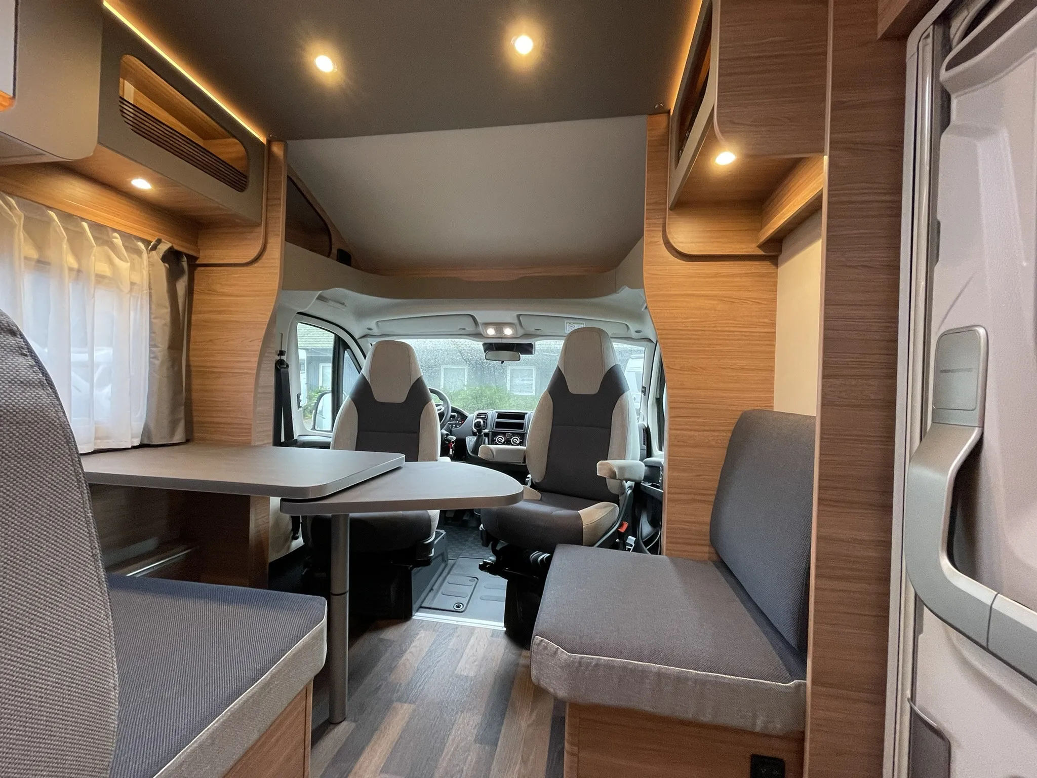239319_12_002ee90f.46468443.jpg