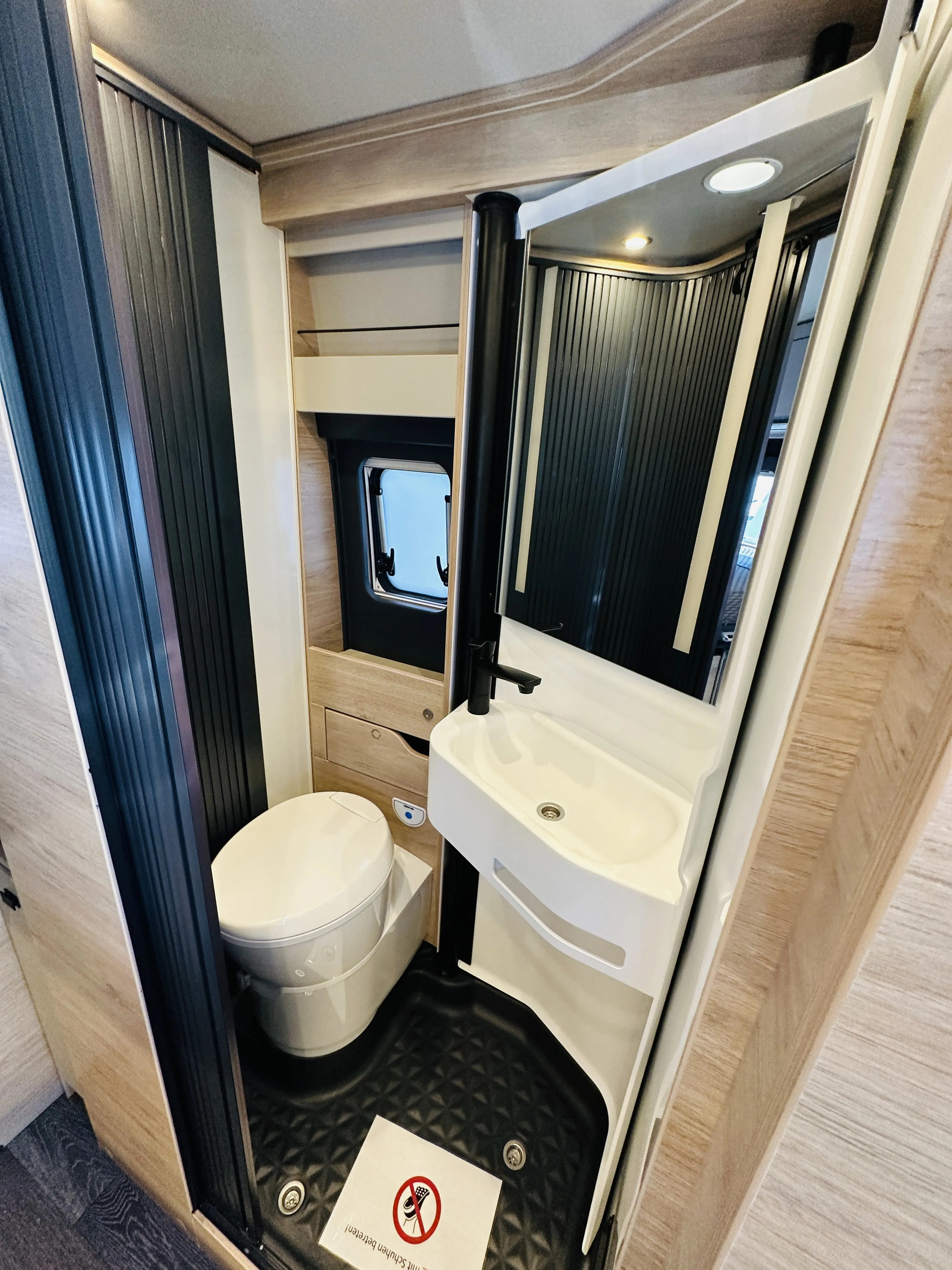 Knaus boxTime 630 MX 5235 (27).JPG
