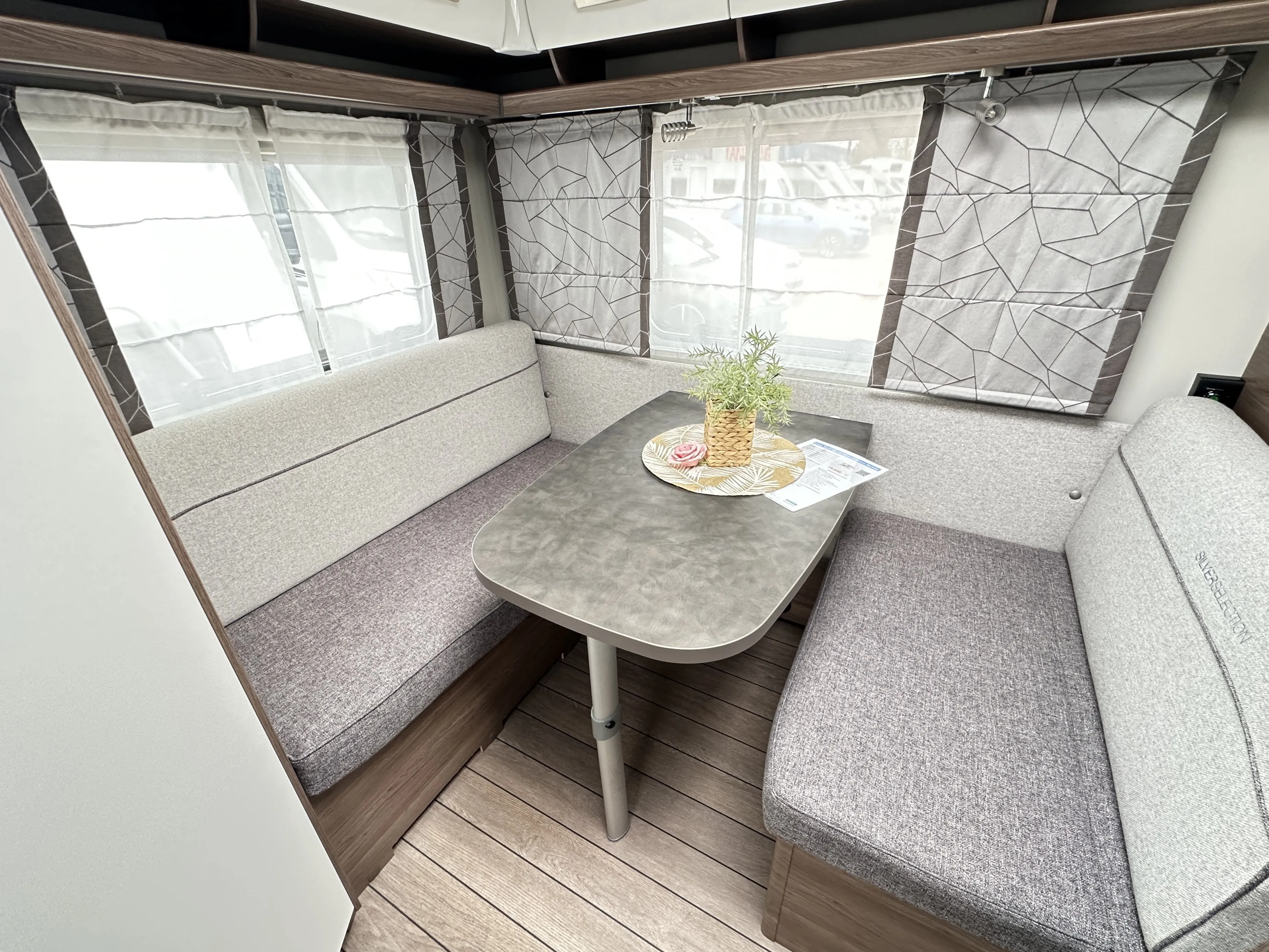 Knaus sport 400 QD 5082 (13).JPG