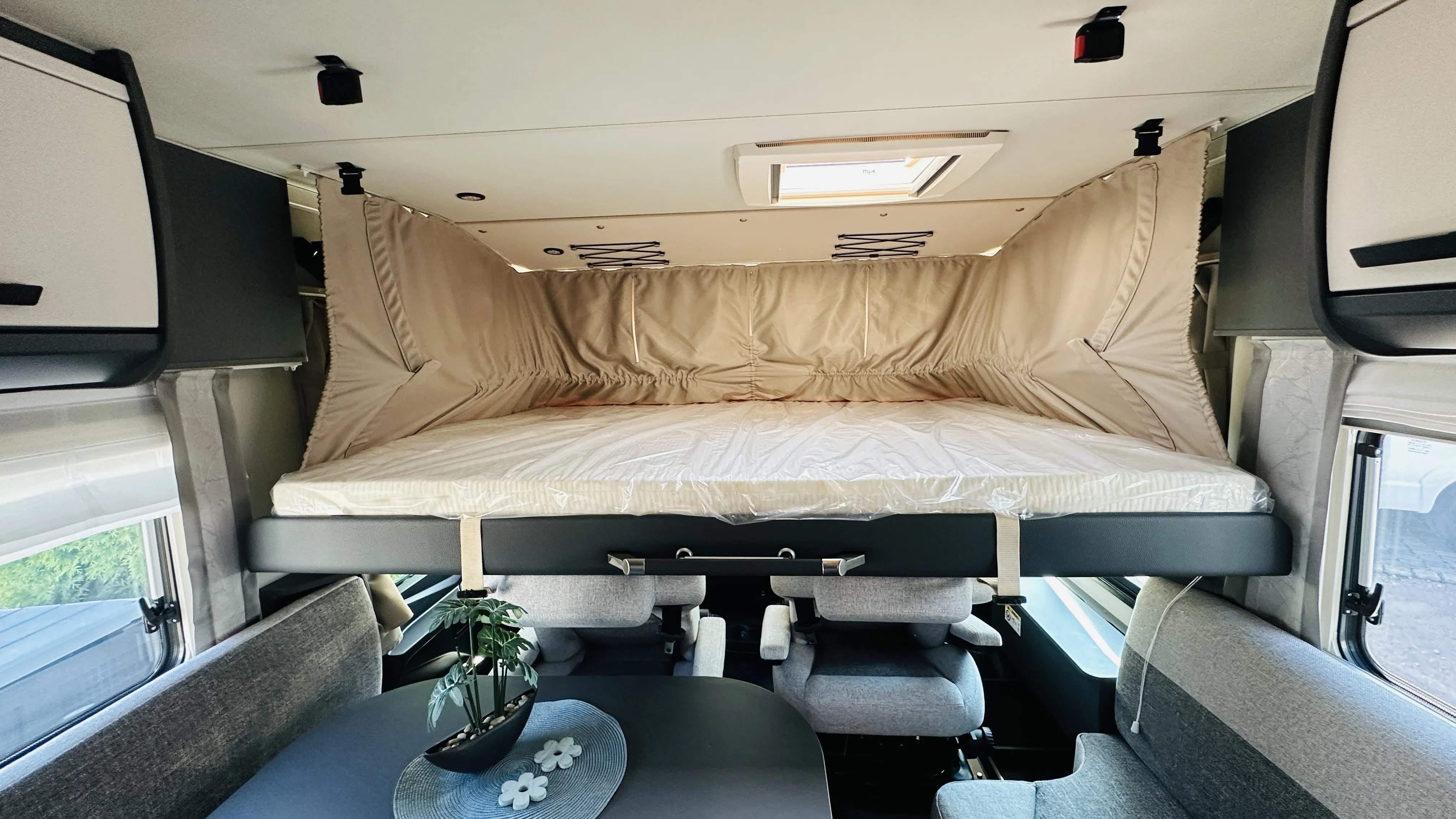 Knaus live I 700 MEG 5236 (18).JPG