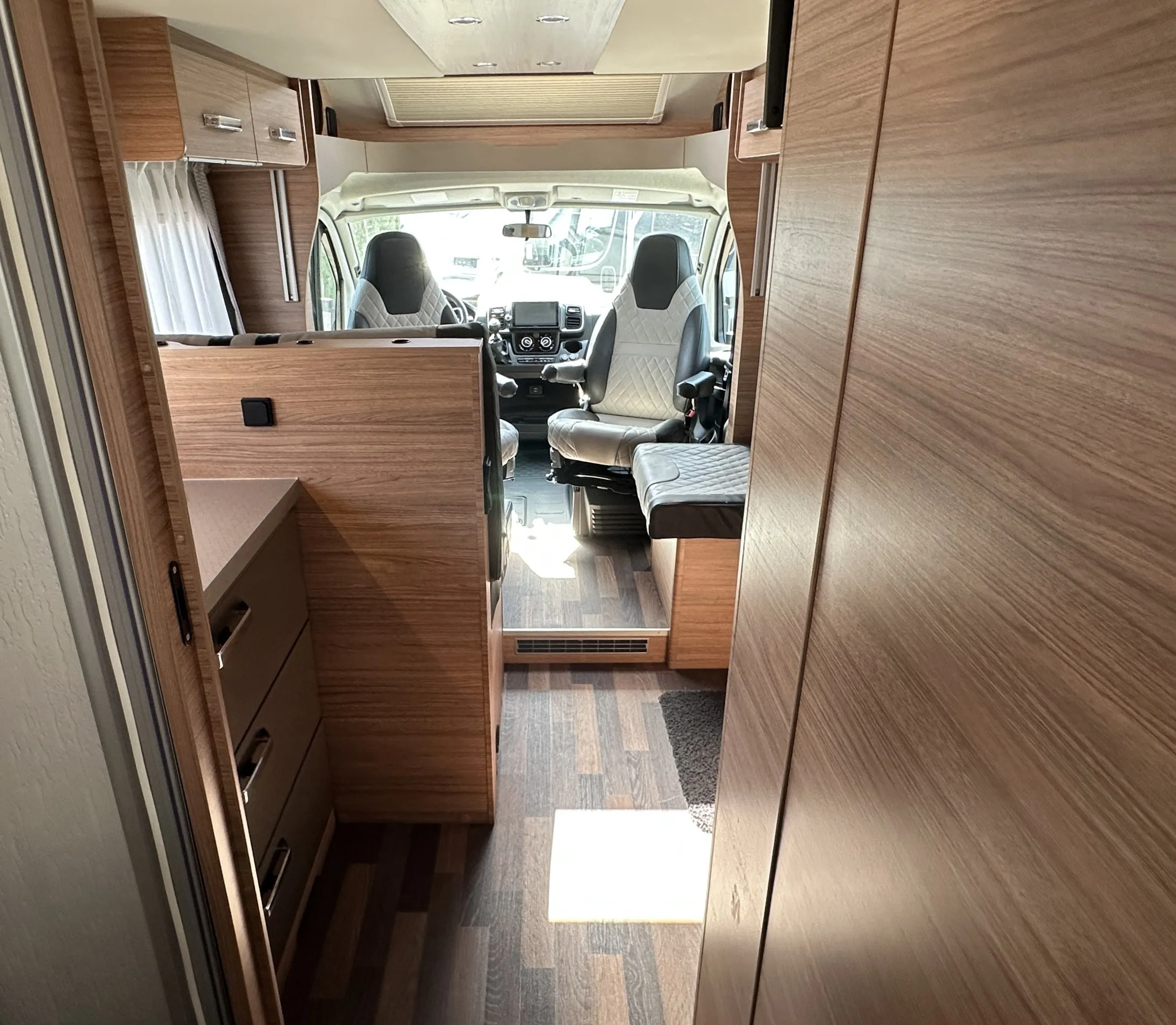 Weinsberg CaraSuite 650 MEG - 4817 - Miet 56 (11).JPG