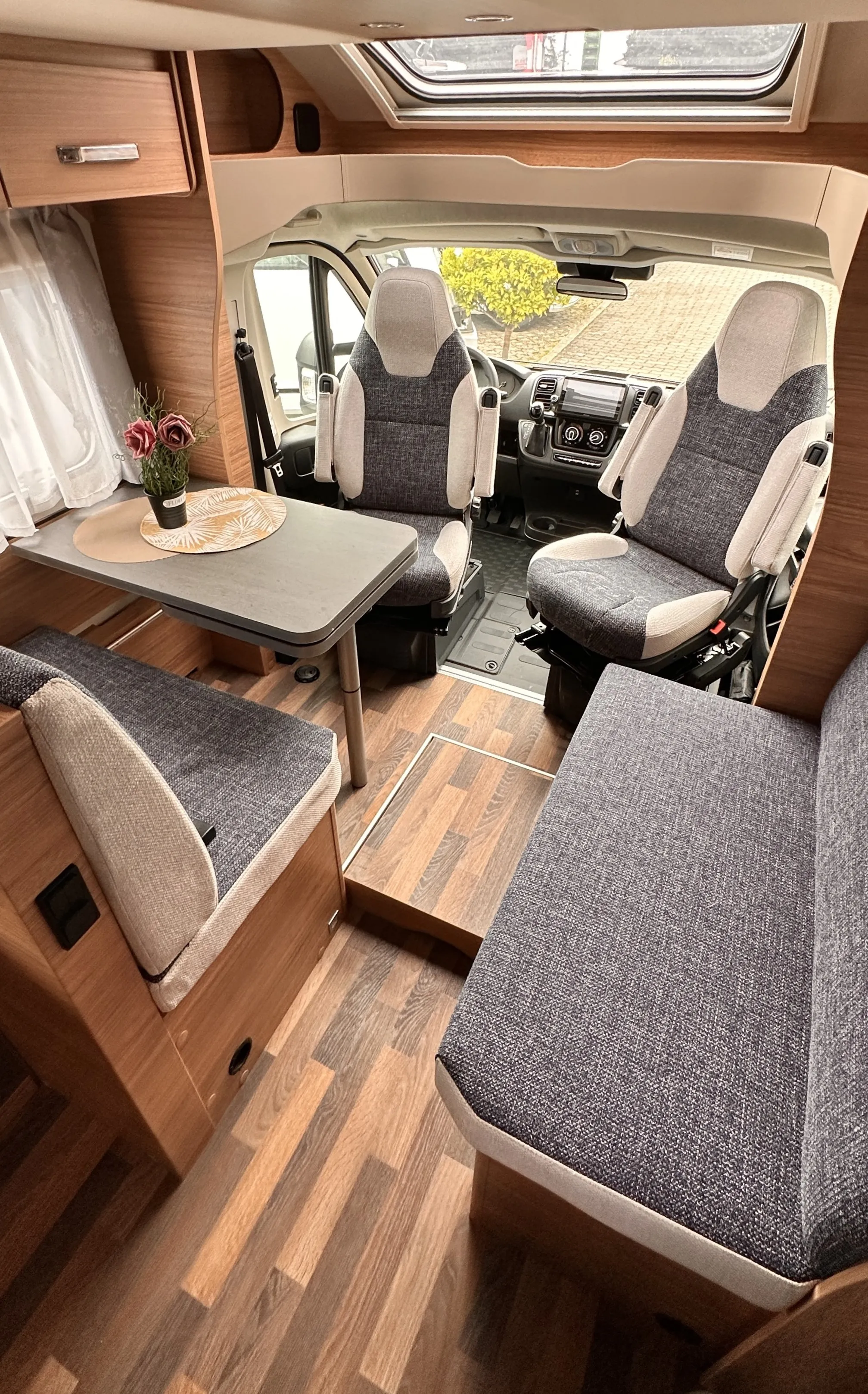 WB CaraSuite 650 MF 4946 (12).JPG