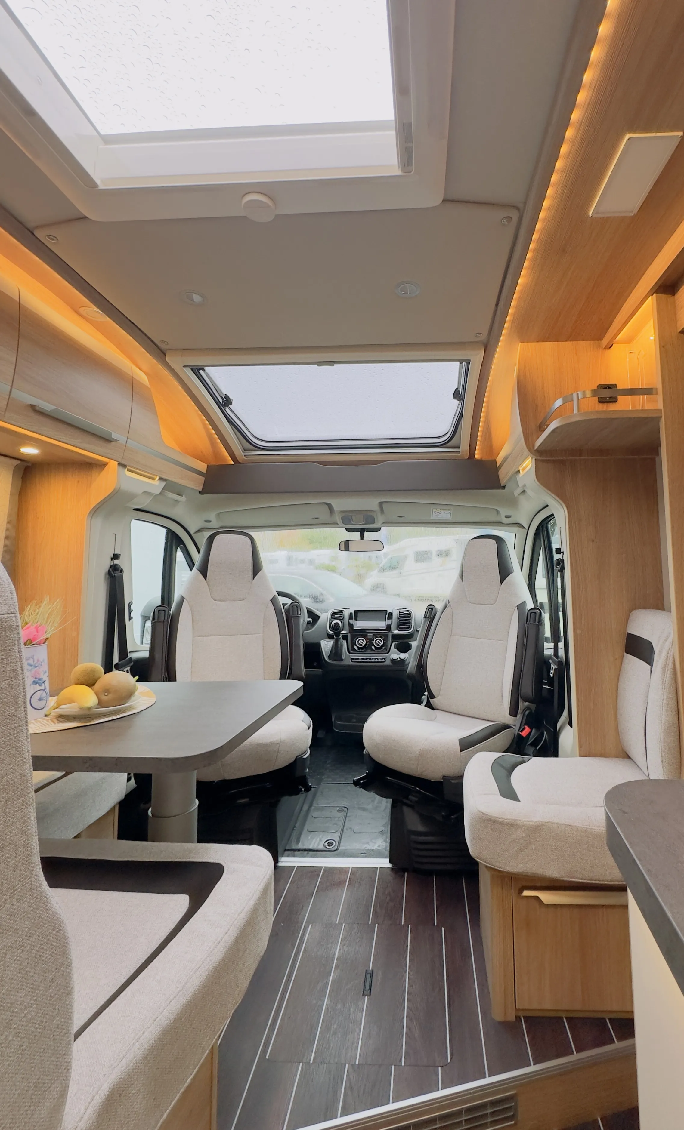 Knaus sky Ti 650 MEG 4981 (26).JPG