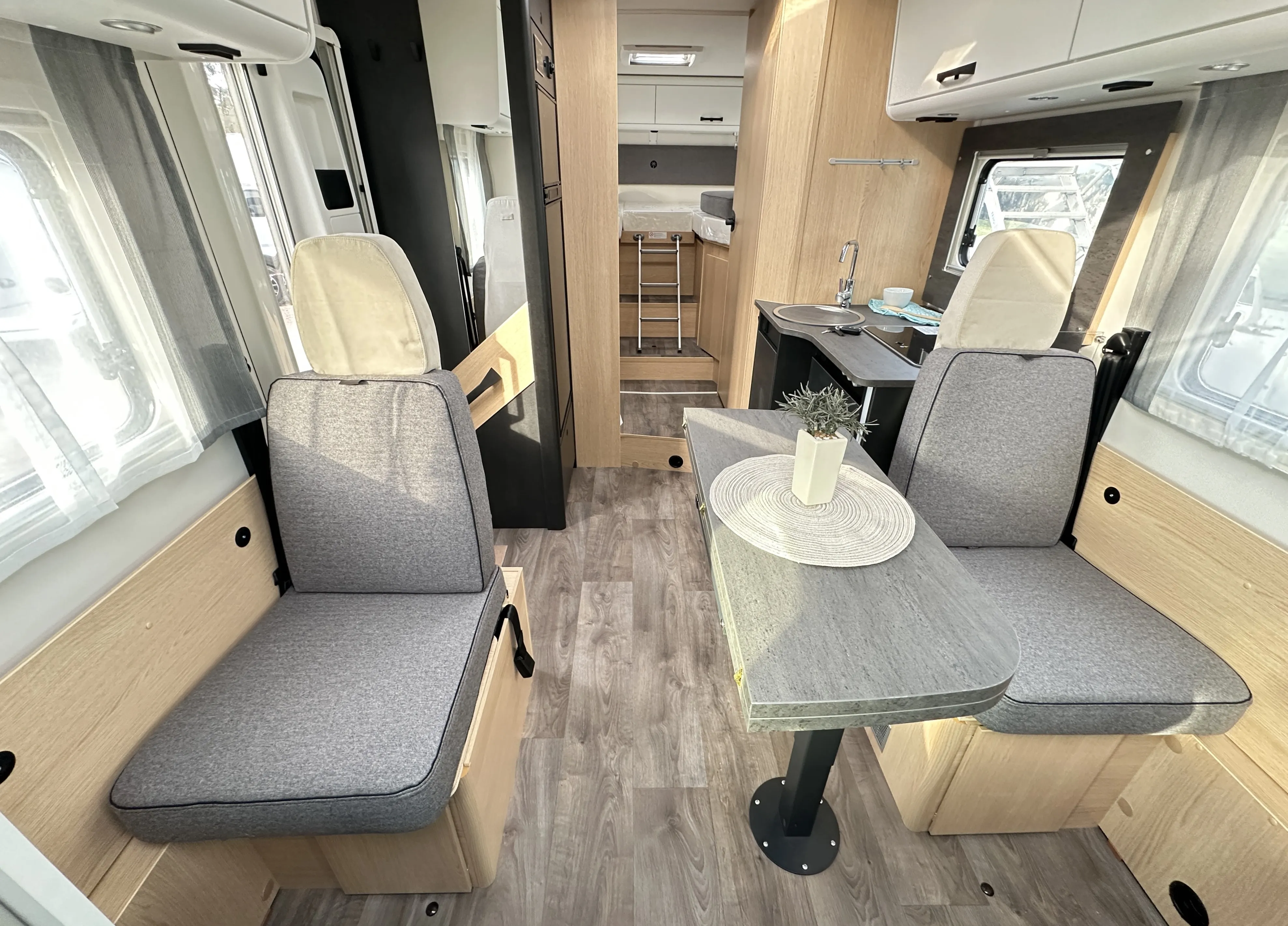 Sunlight T68 C 5031 (28).JPG