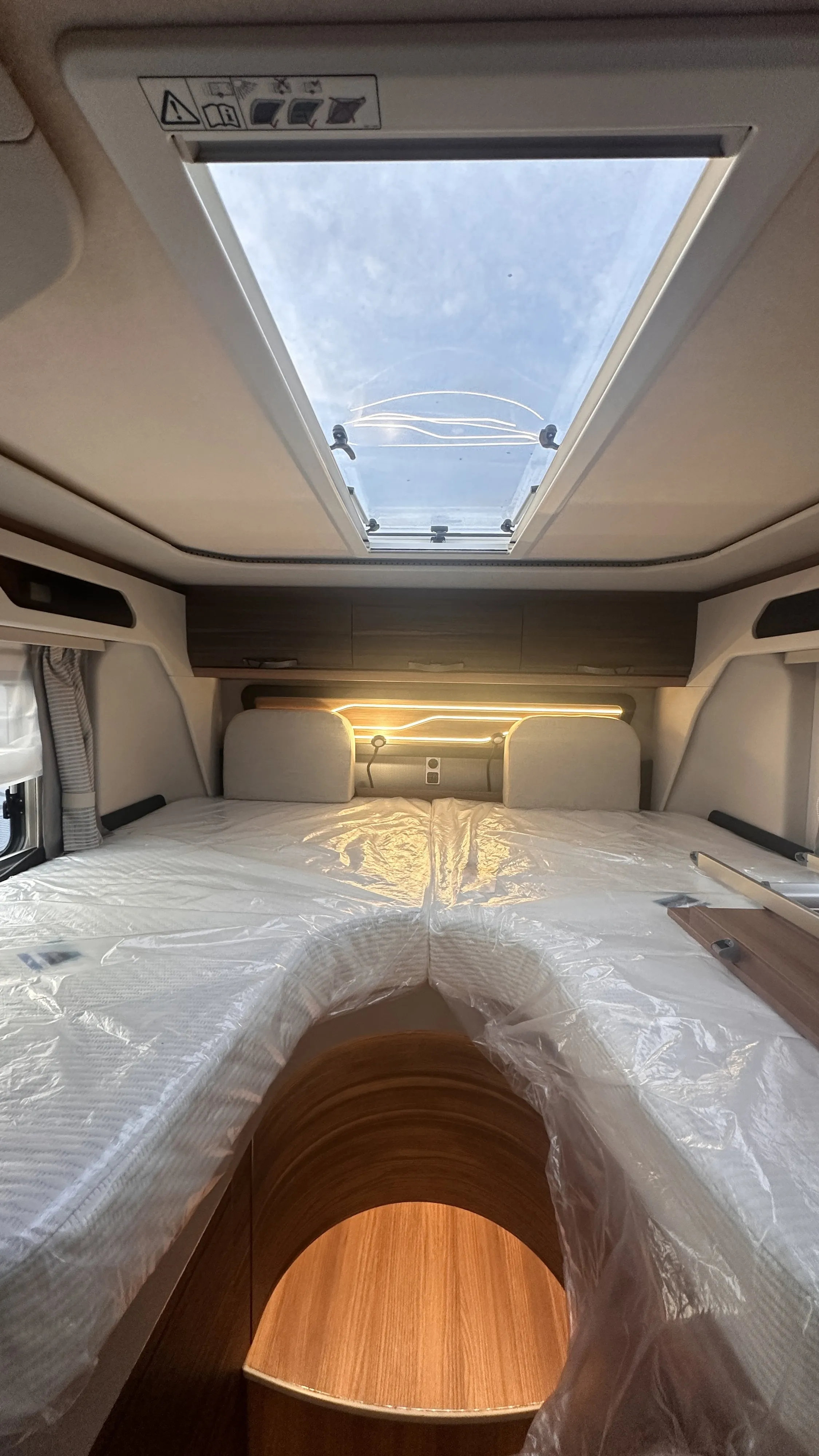 Knaus Sun I 900 LEG 4743 (8).JPG