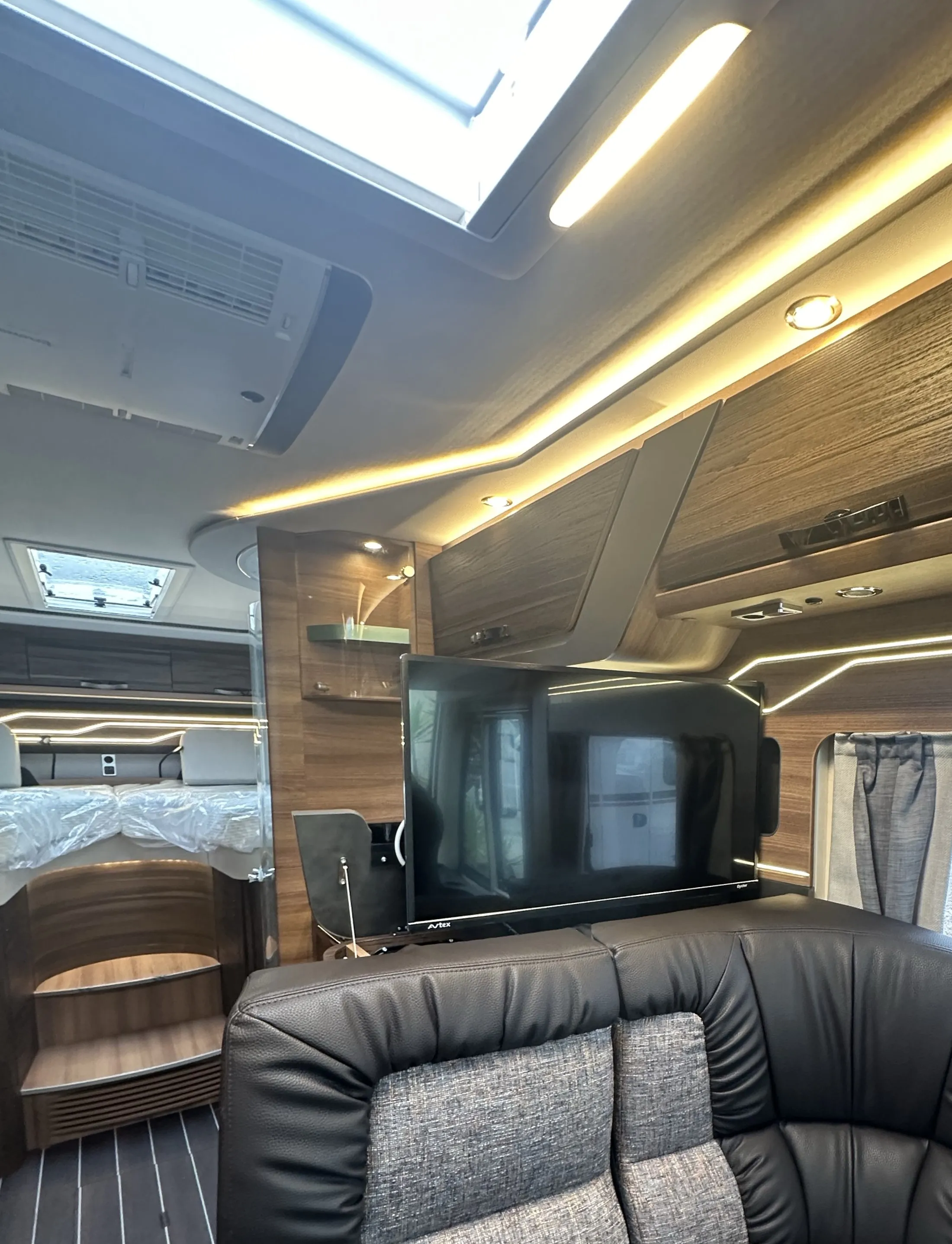 Knaus Sun I 700 LEG (13).JPG 4691.379381736.webp
