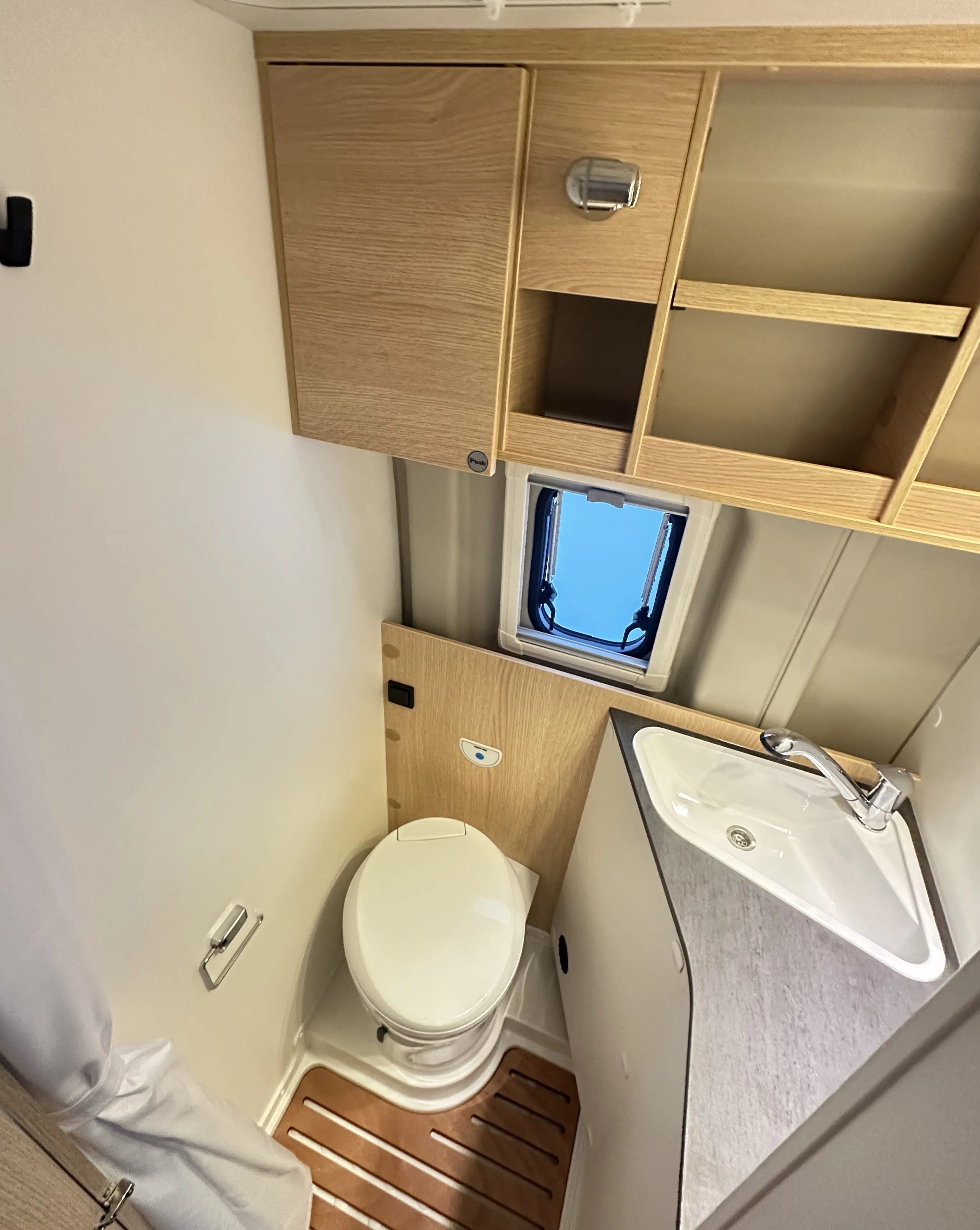 Sunlight Cliff 600 - 5025 (13).44332765.JPG