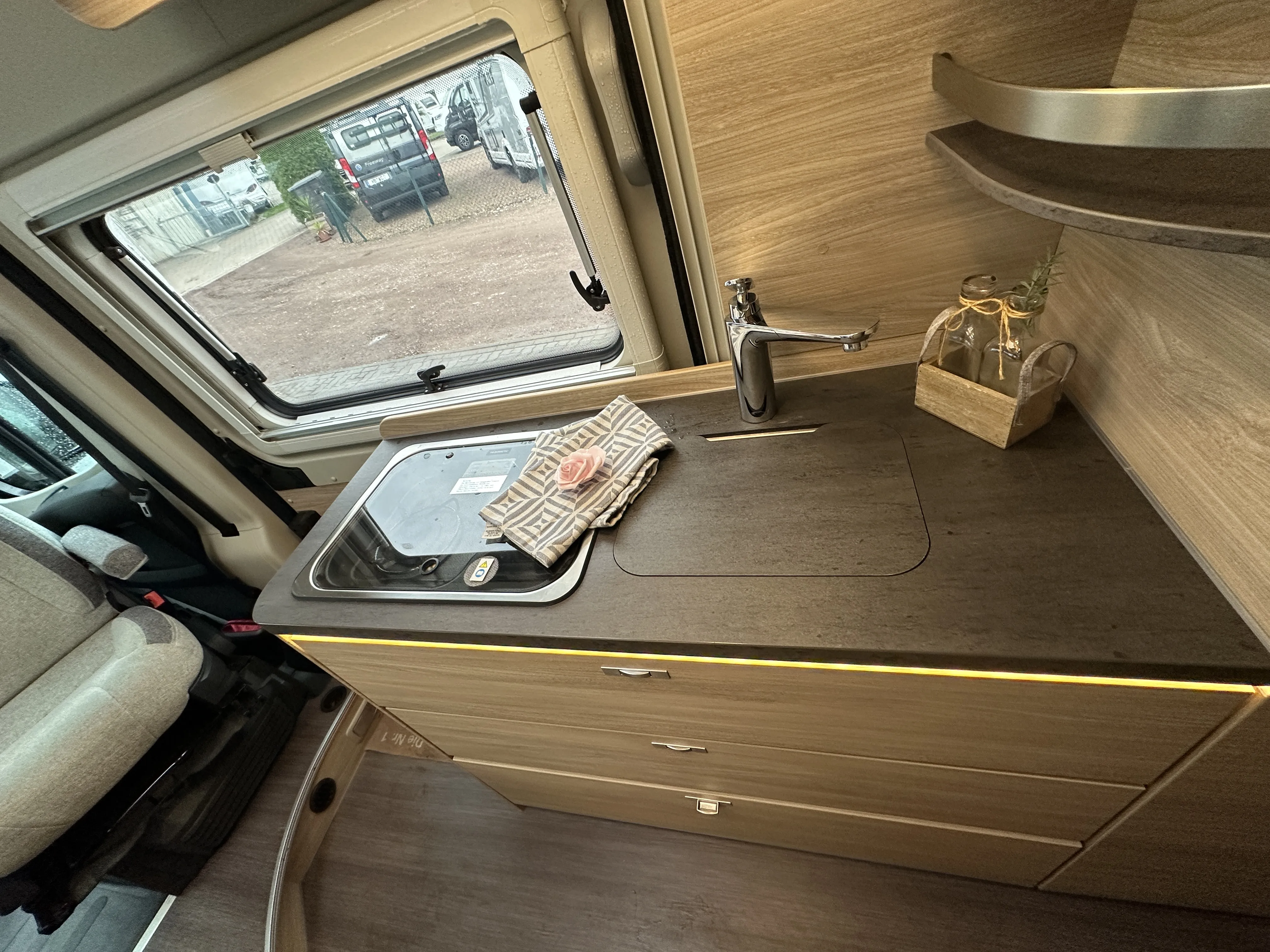 KNAUS FREEWAY 630   5139 (9).JPG
