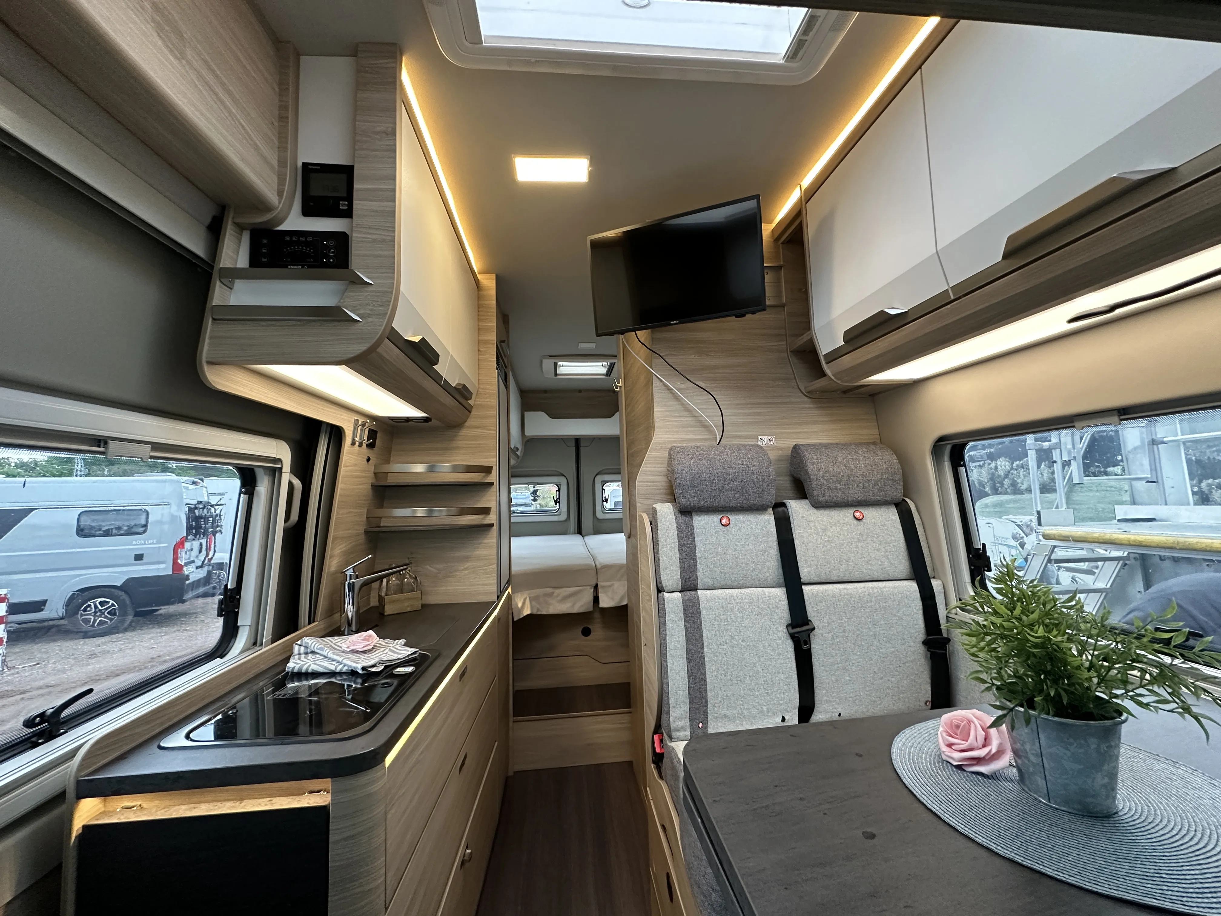 KNAUS FREEWAY 630   5139 (7).JPG