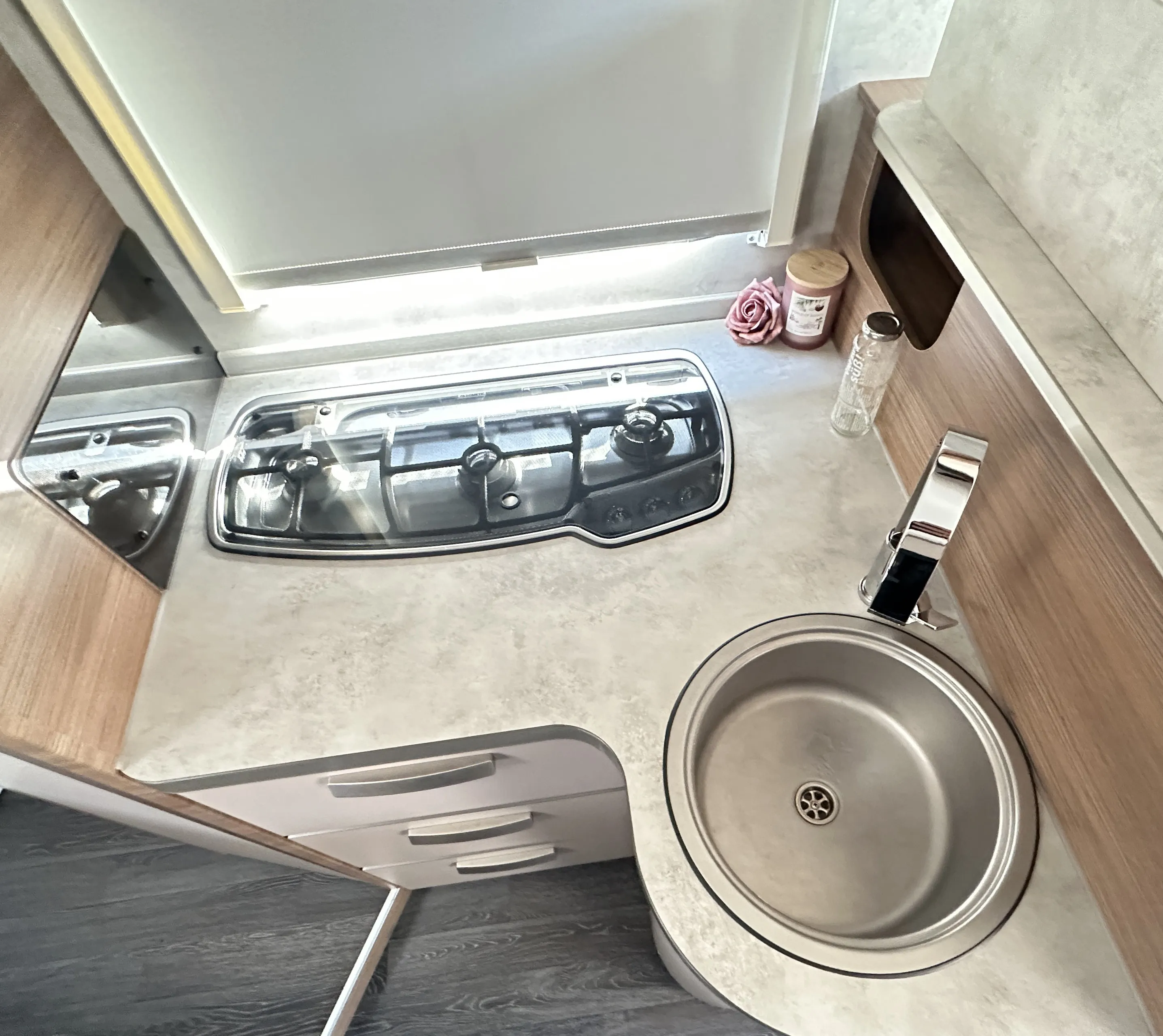 Knaus Live Wave 650 MF gebr. 5067 (12).JPG