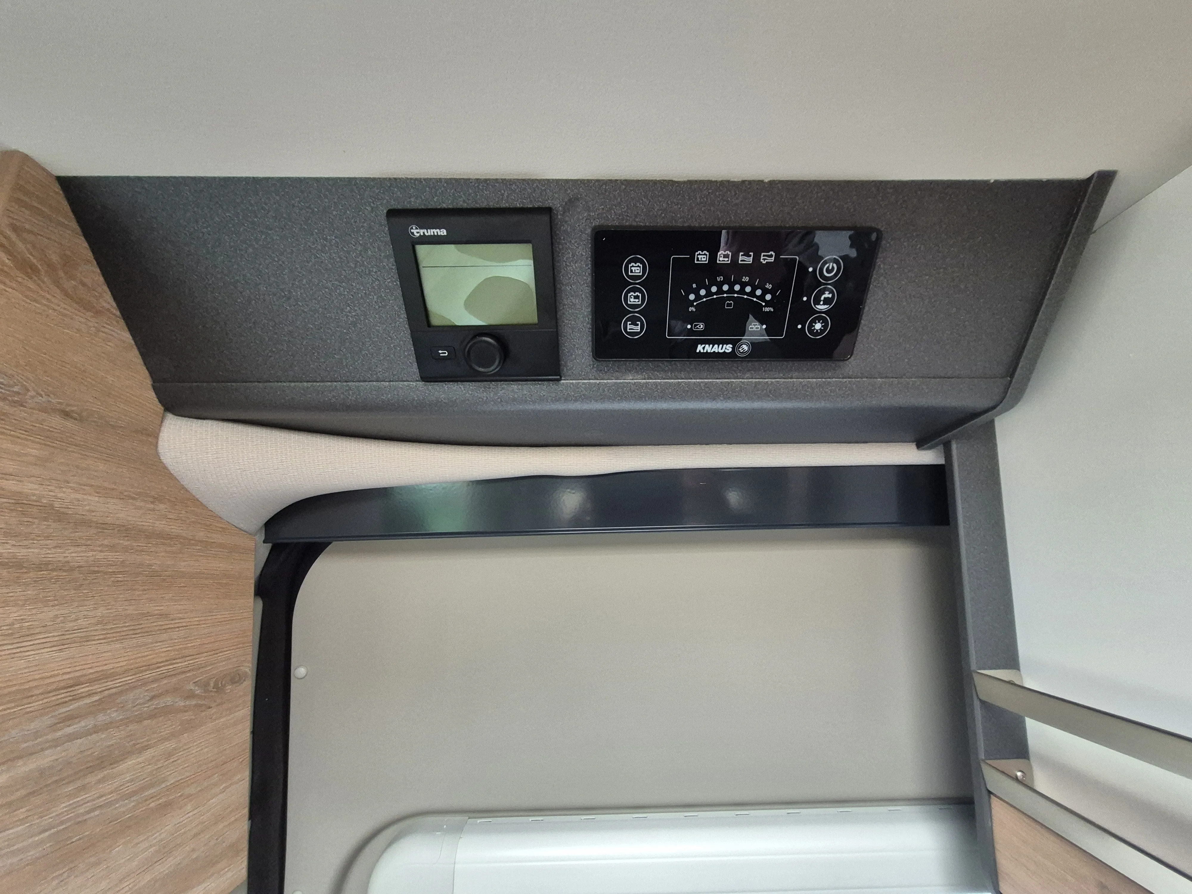 43698030.jpg