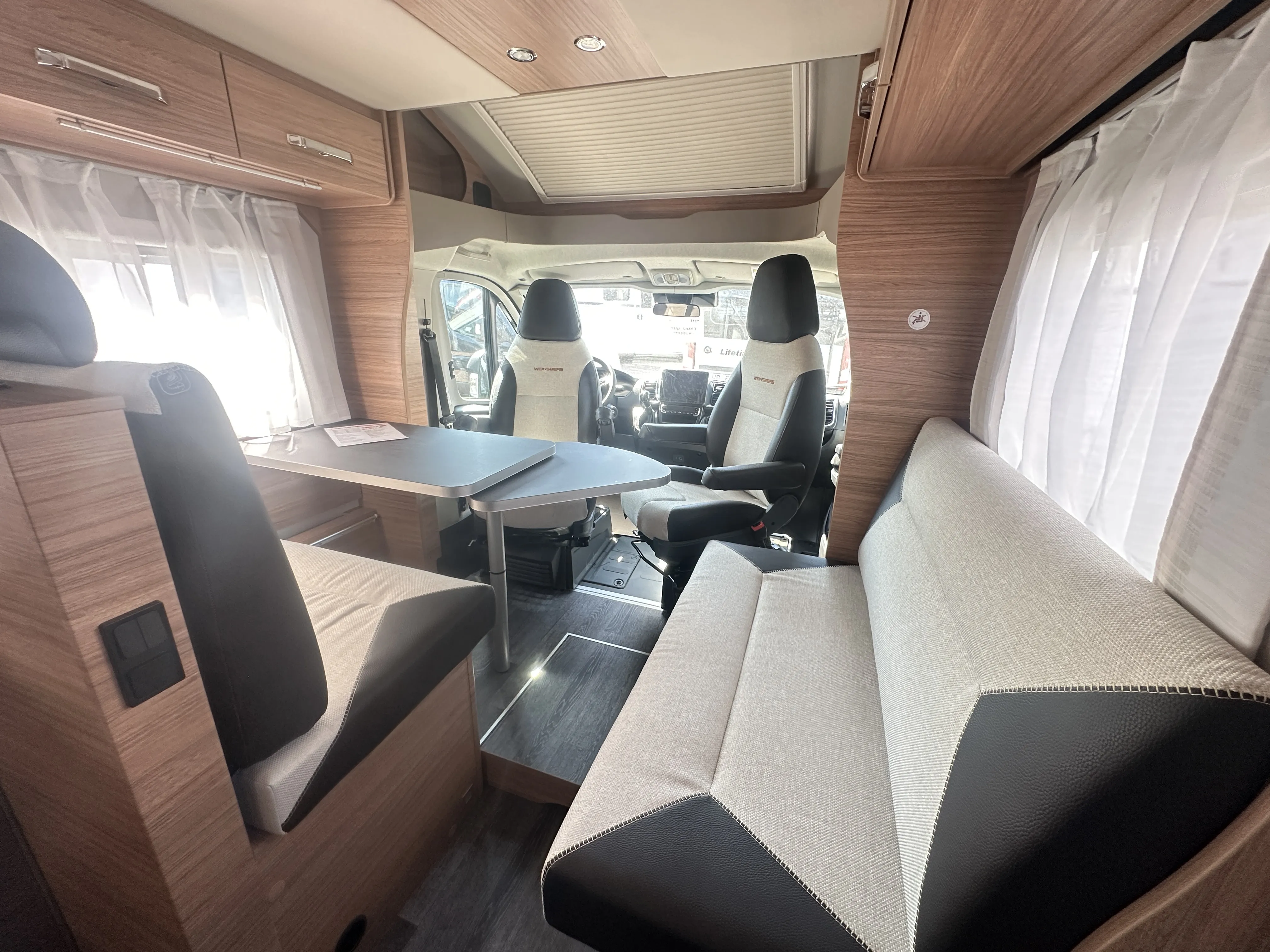 WB CaraSuite 650 MF 5250 (15).JPG