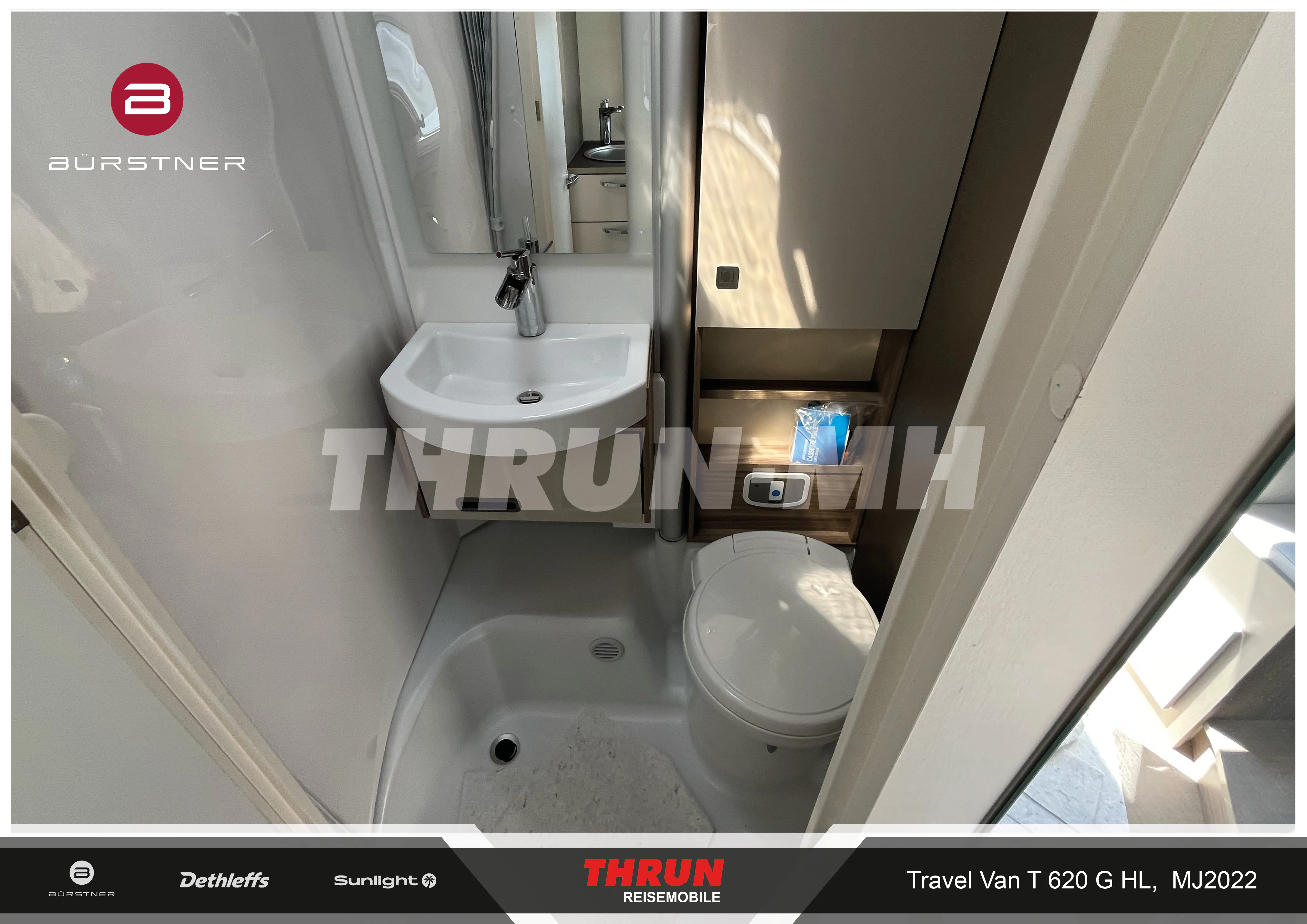 12_TravelVanT620GHL_WC.jpg