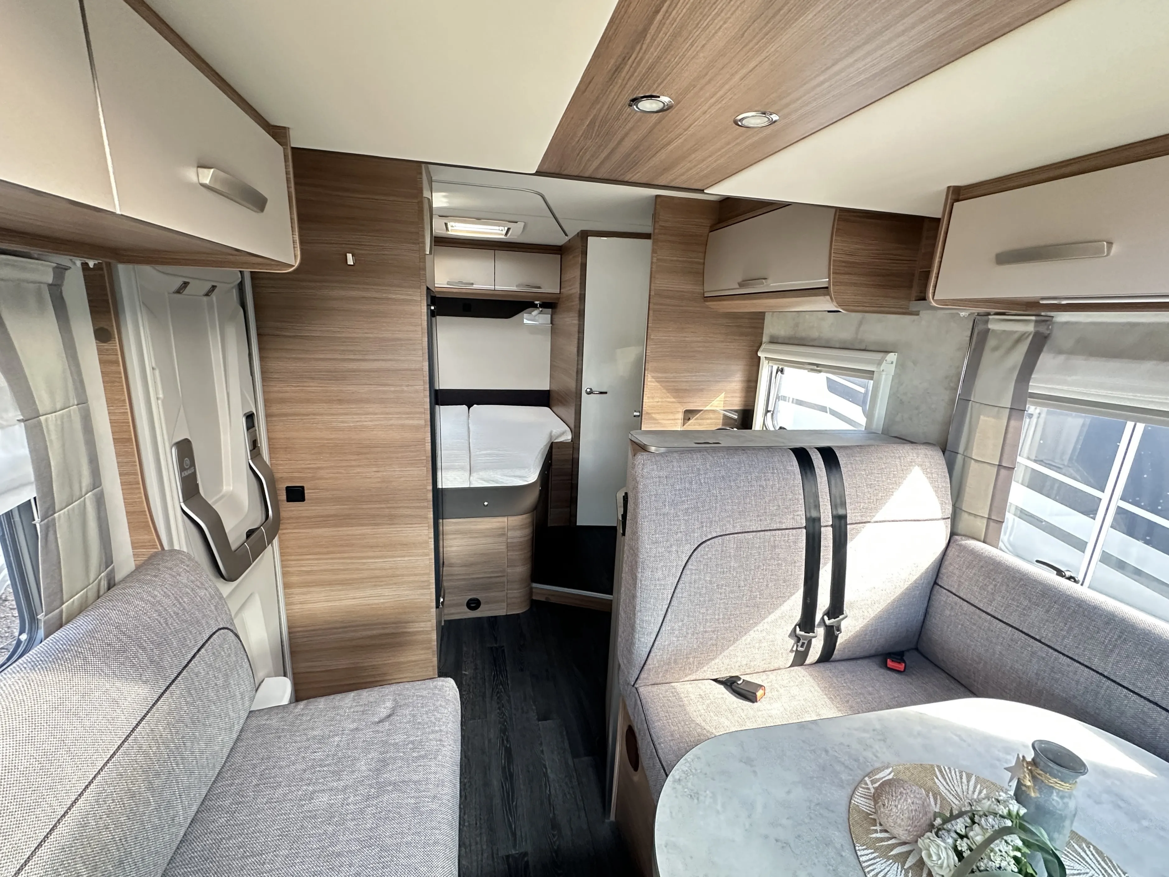 Knaus Live Wave 650 MF gebr. 5067 (5).JPG