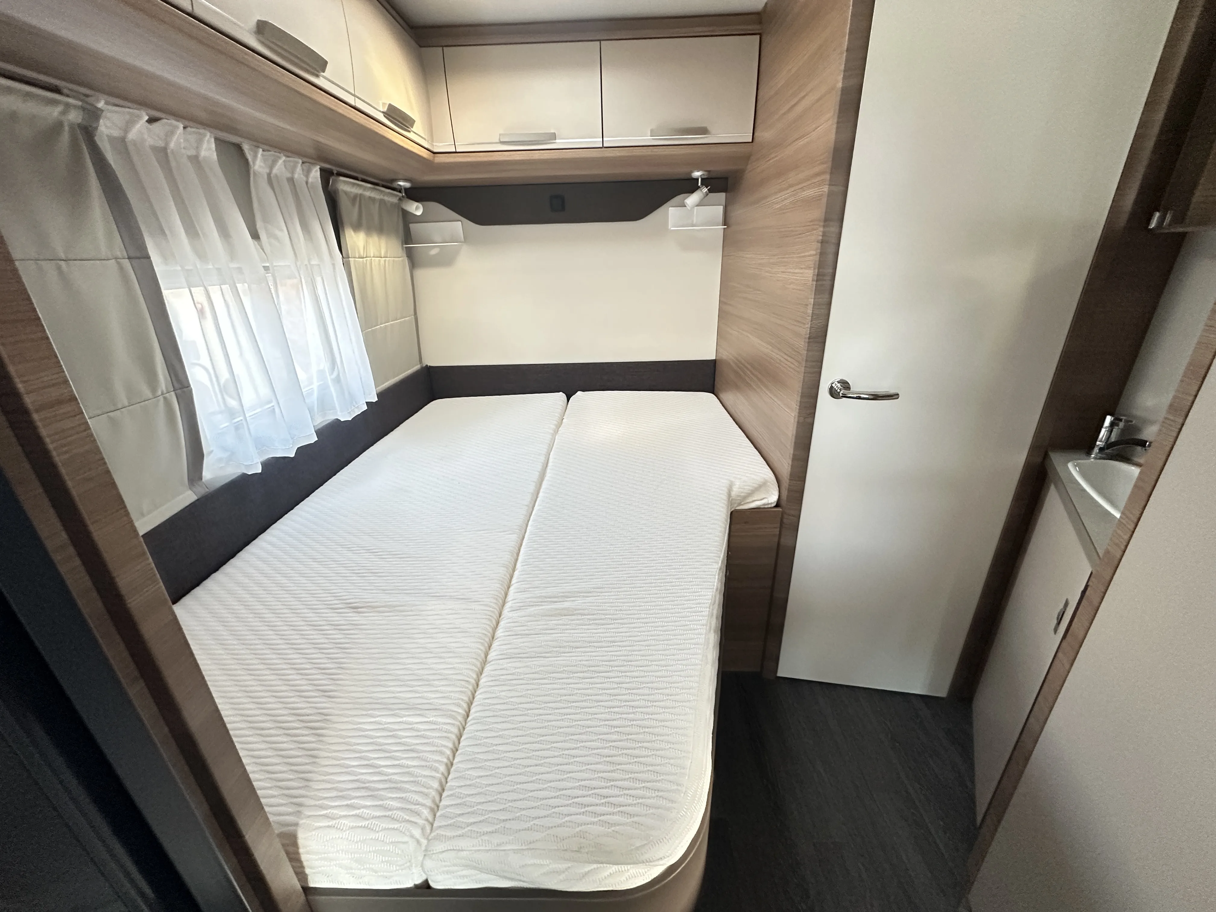 Knaus Live Wave 650 MF gebr. 5067 (7).JPG