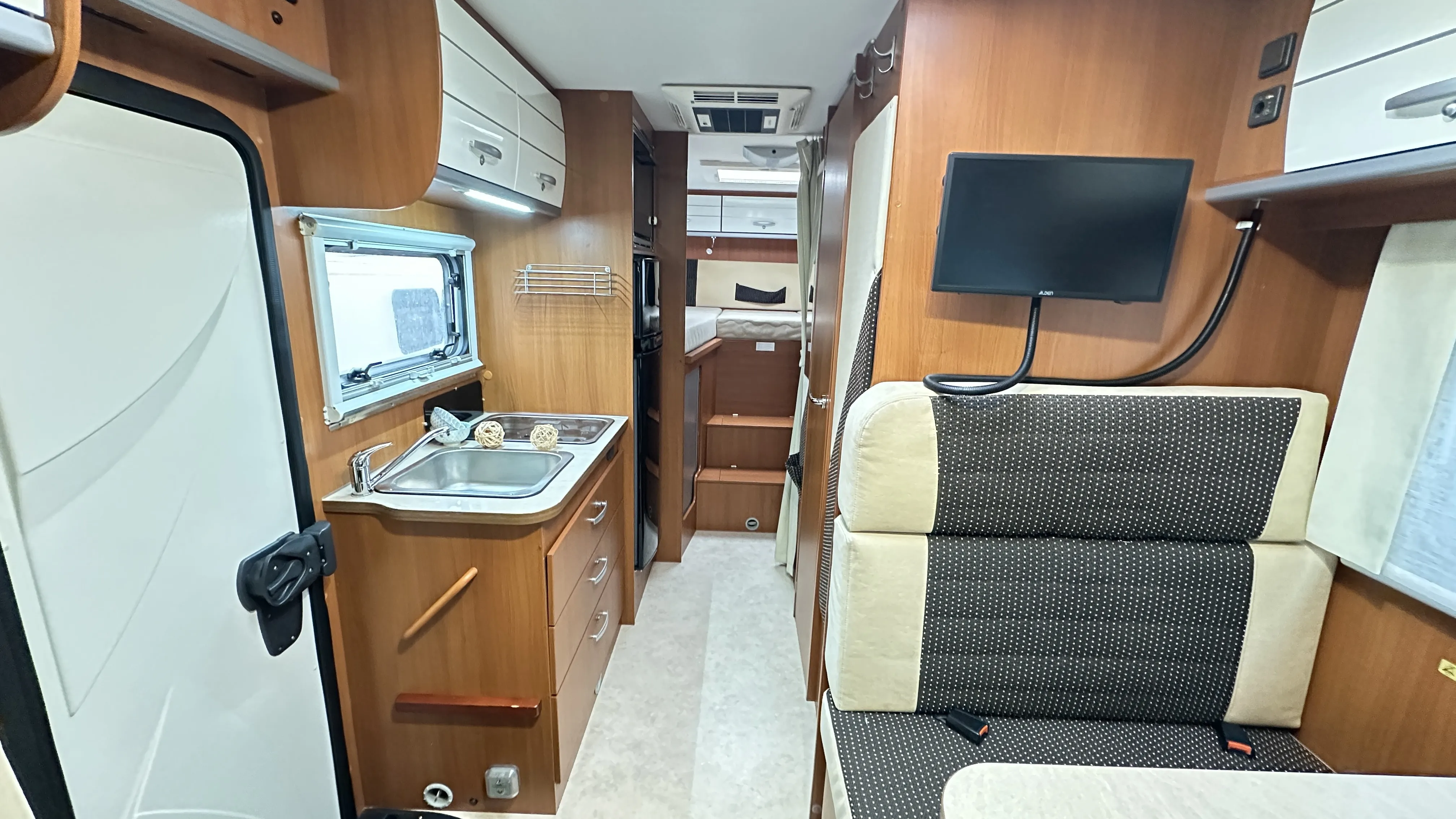 Miller Toronto 690  - 5029 (6).JPG