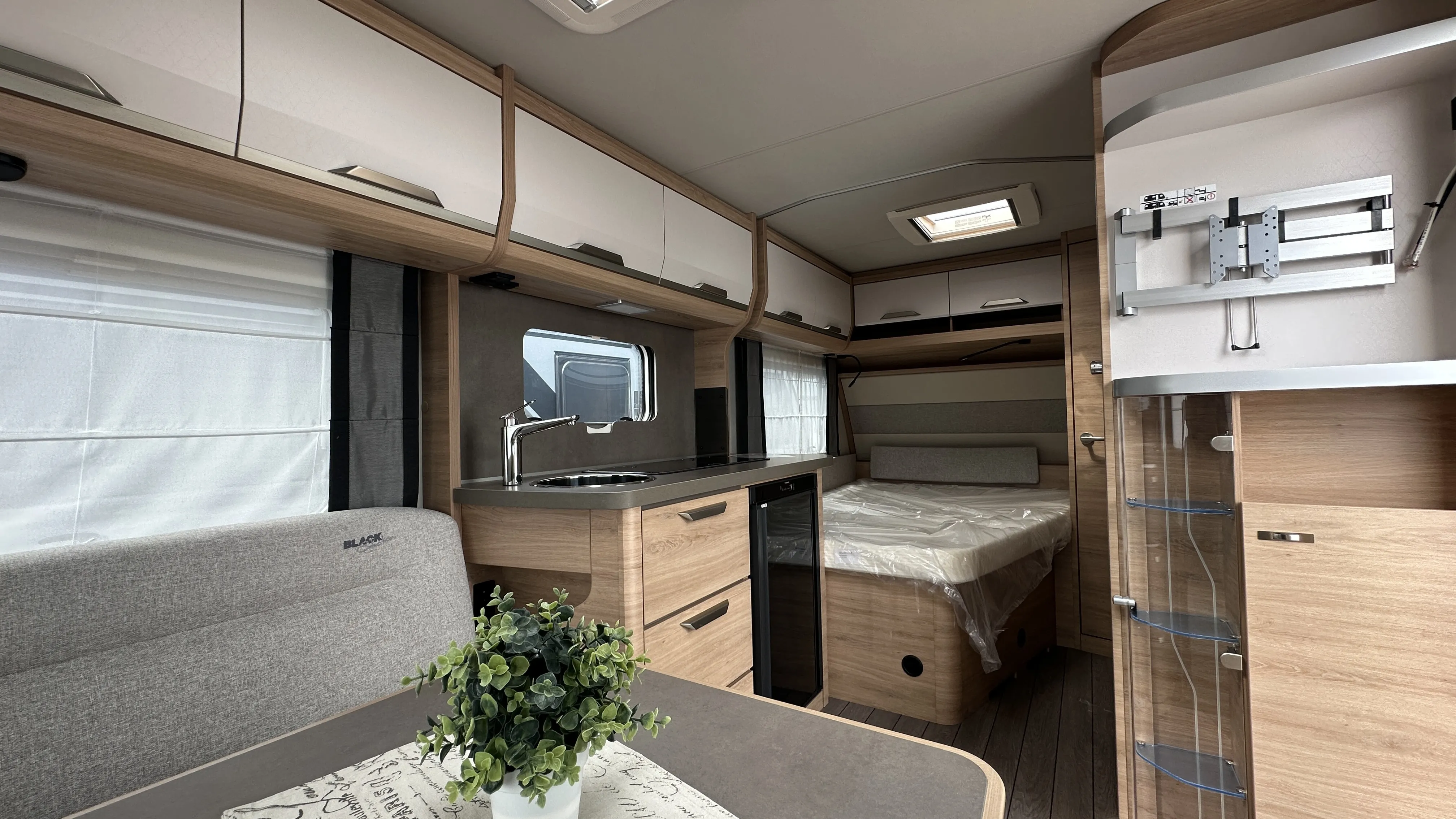 Knaus SW 450 FU 5141 (6).JPG