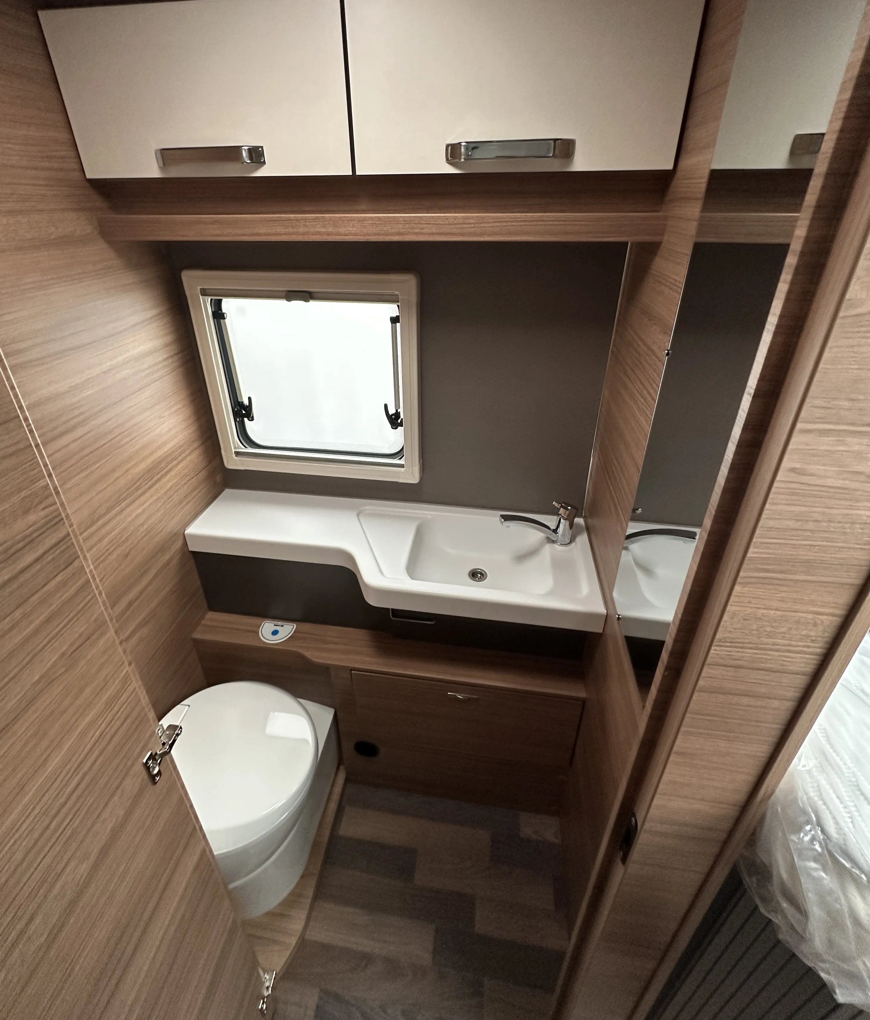 WB CaraCore 700 MEG 5081 (11).JPG